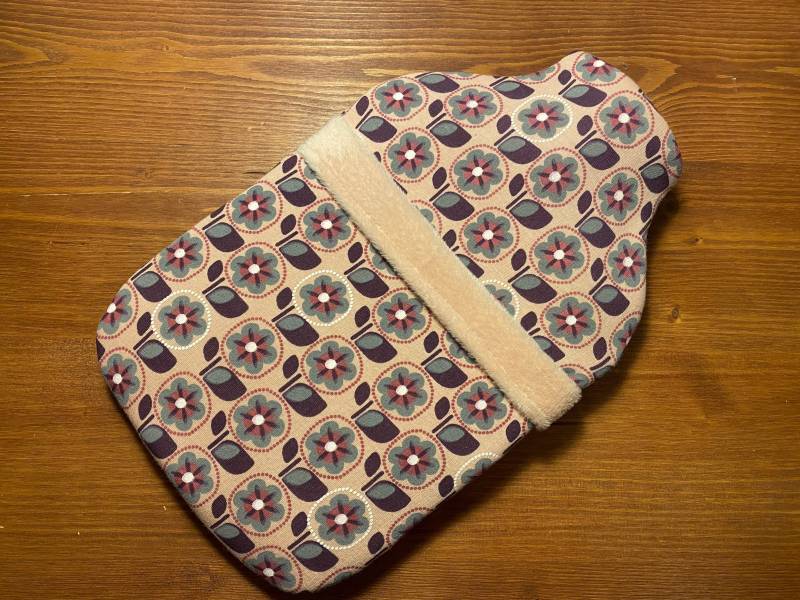 Retro Wärmflaschenbezug Mit Tasche Für Die Hände, Wärmflasche Aus Alpenfleece, Weiche Und Kuschelige Kalte Tage Retro Wärmflaschenbezug Mit Tasche Für Die Hände, Wärmflasche Aus Alpenfleece, Weiche Und Kuschelige Kalte Tage von Etsy - JuliaLangHandmade