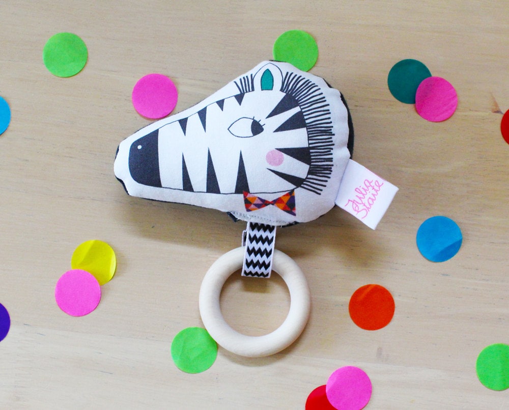 Zebra Rassel Beißring, Baby Spielzeug, Geschenk, Neues von Etsy - JuliaStaite