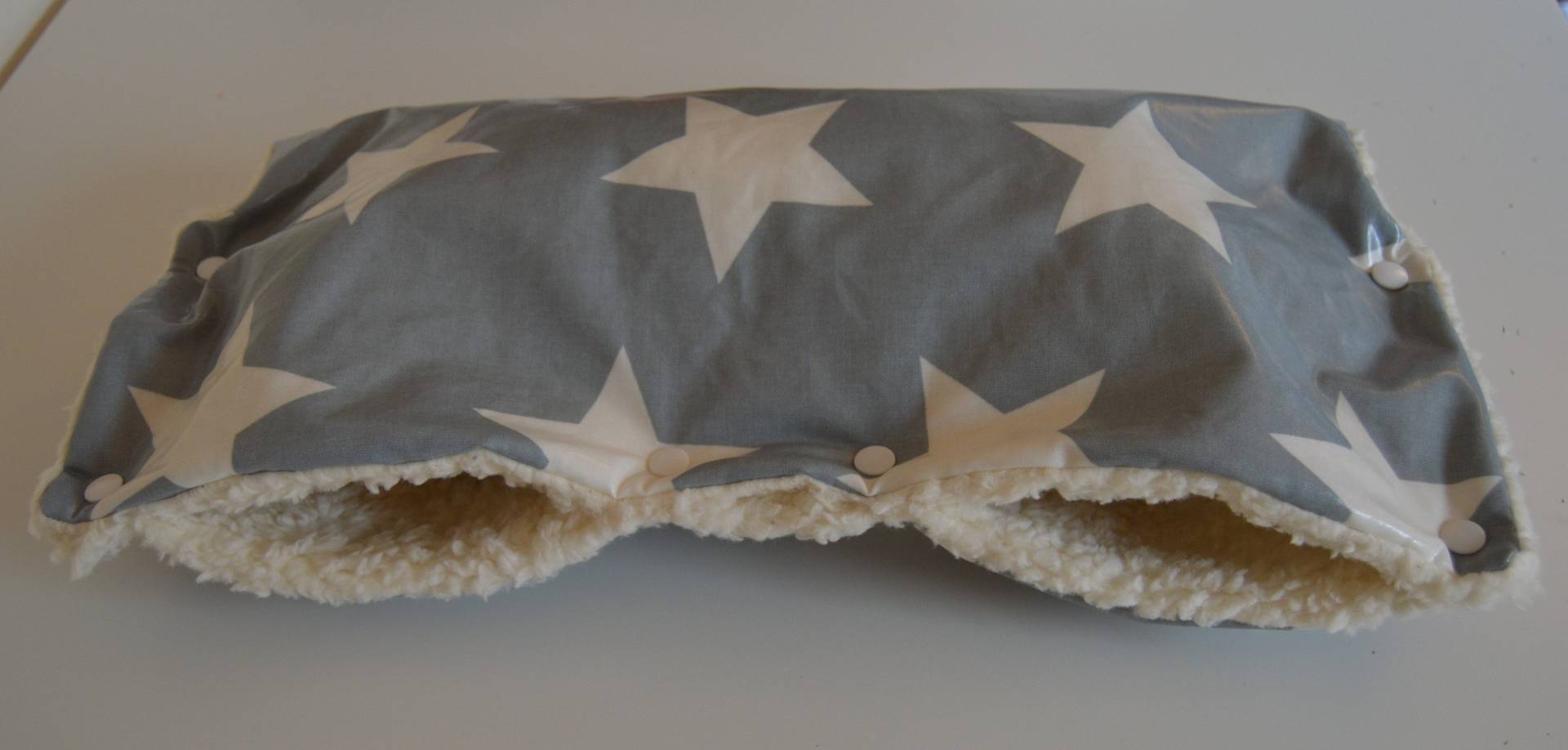 Kinderwagenmuff Wachstuch Sterne Grau, Weihnachtsgeschenk, Winter, Handmade, Baby von Etsy - JulisDesigns
