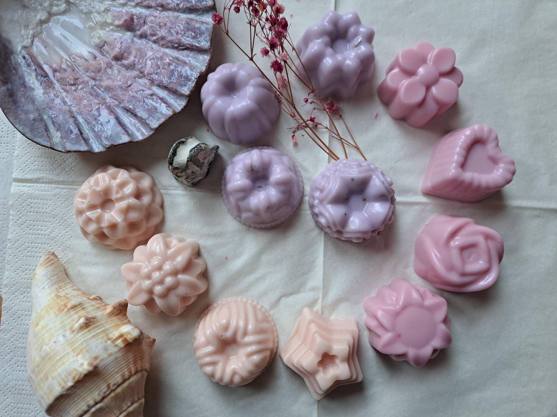Mini Seifen Valentin's Special Niedliche Blumen, Törtchen, Förmchen in 3 Sorten -Lavendel, Rose, Granatapfel Mini Seifen Valentin's Special Niedliche Blumen, Törtchen, Förmchen in 3 Sorten -Lavendel, Rose, Granatapfel von Etsy - JumeReh