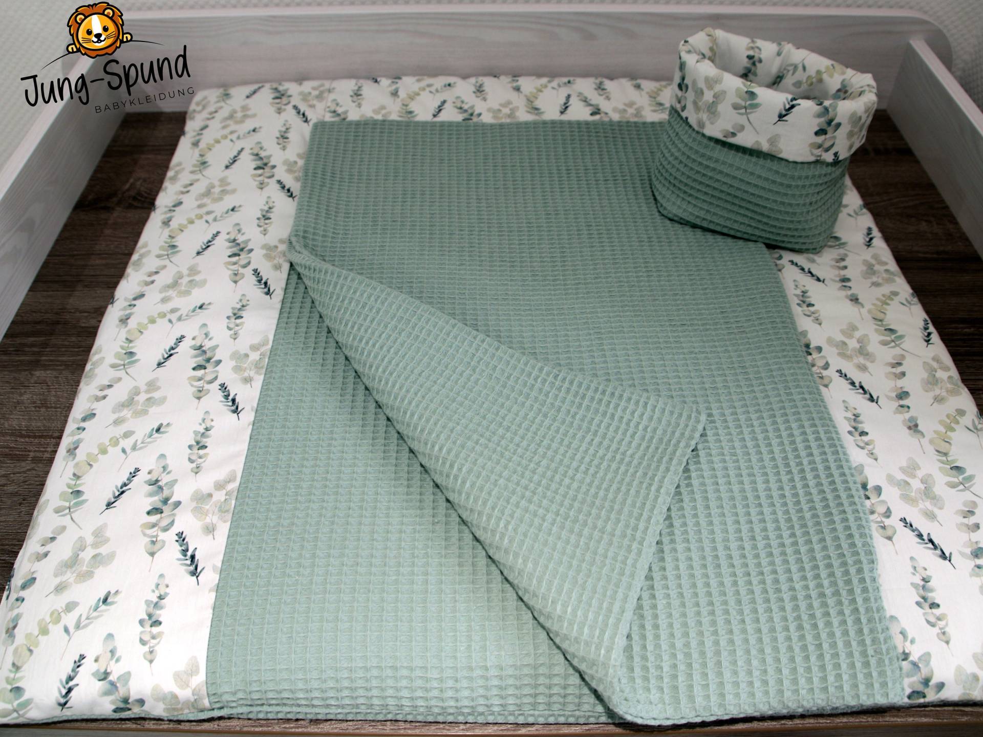 Wickelauflage Mit Wechselauflage Eukalyptus Waffelpique Mint von Etsy - JungSpundVonSarah