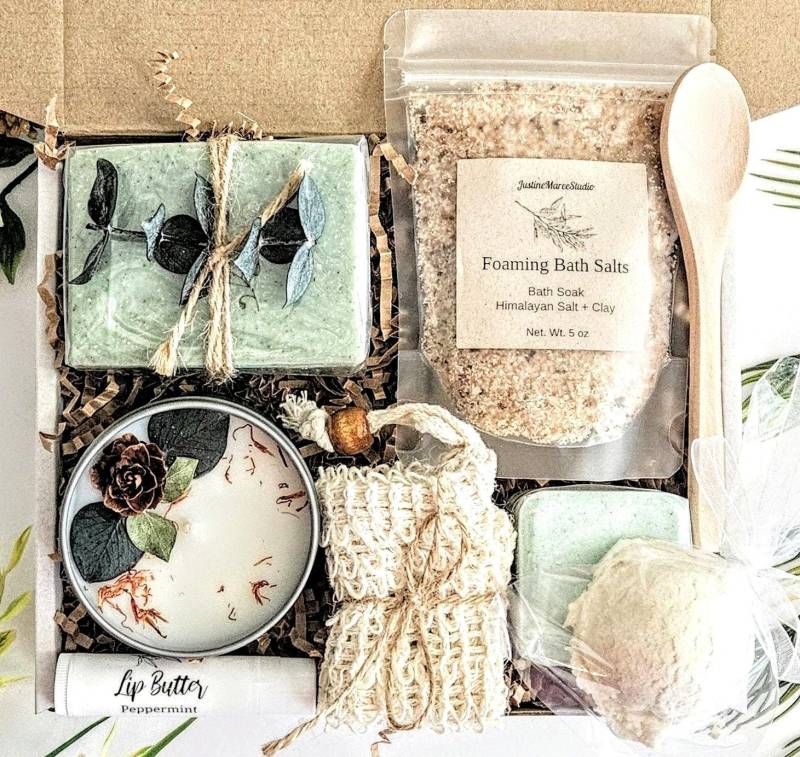 Handgefertigte Spa-Geschenkbox - Stressabbau Geschenk Für Sie | Selbstfürsorge Geburtstag Shea + Kakaobutter Tonseife Kerze Schäumendes Badesalz von Etsy - JustineMareeStudio