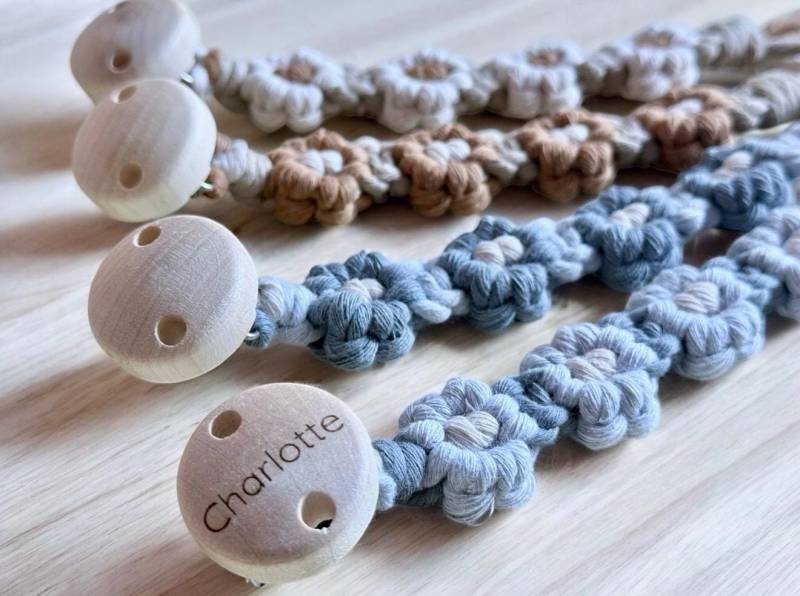 Makramee Schnullerkette Mit Name, Blumen von Etsy - KINOAknot