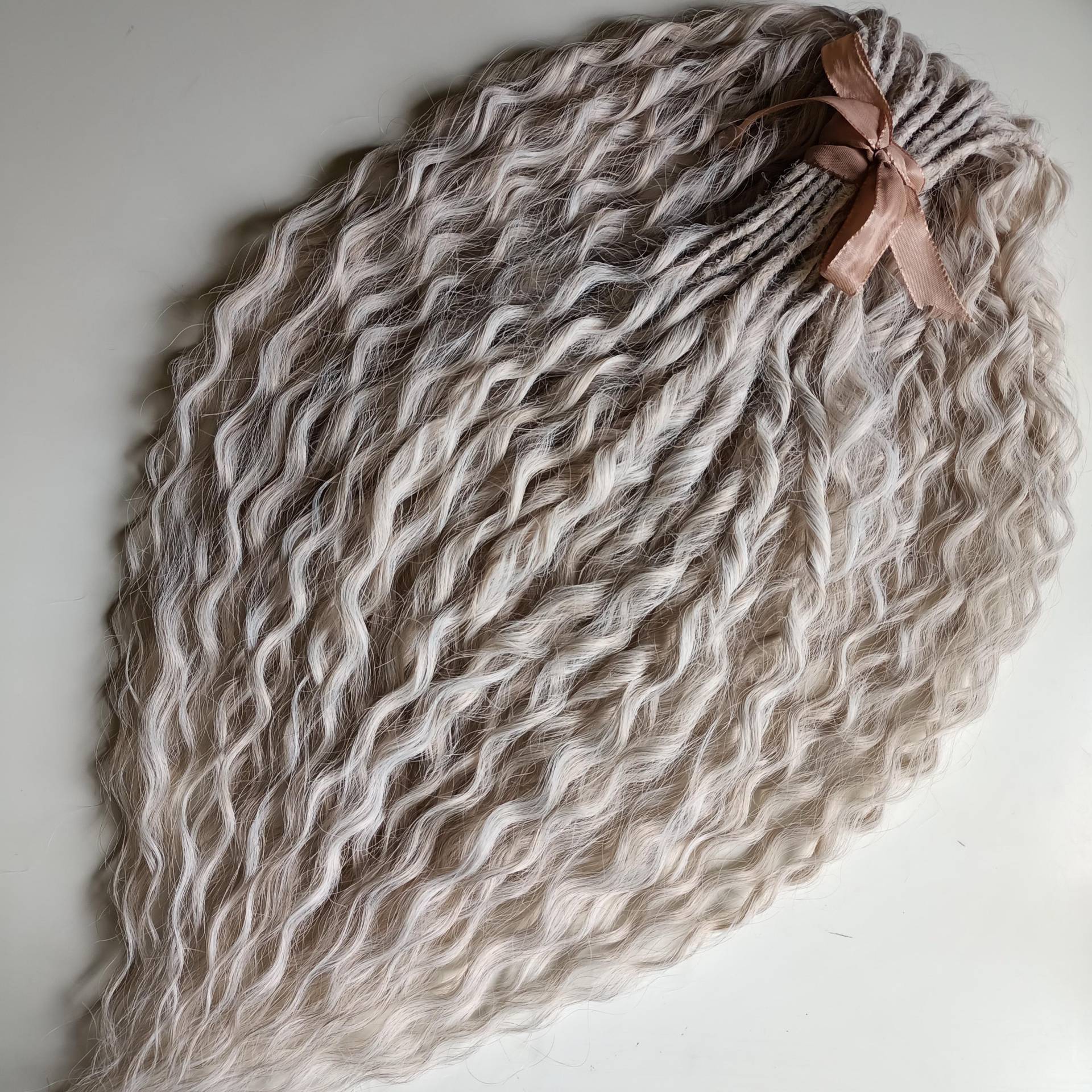 Aschblonde Gelockte Dreadlocks, Platin Kunsthaarverlängerungen, Doppelende Boho Locken, Gewellt von Etsy - KIRINDREADS