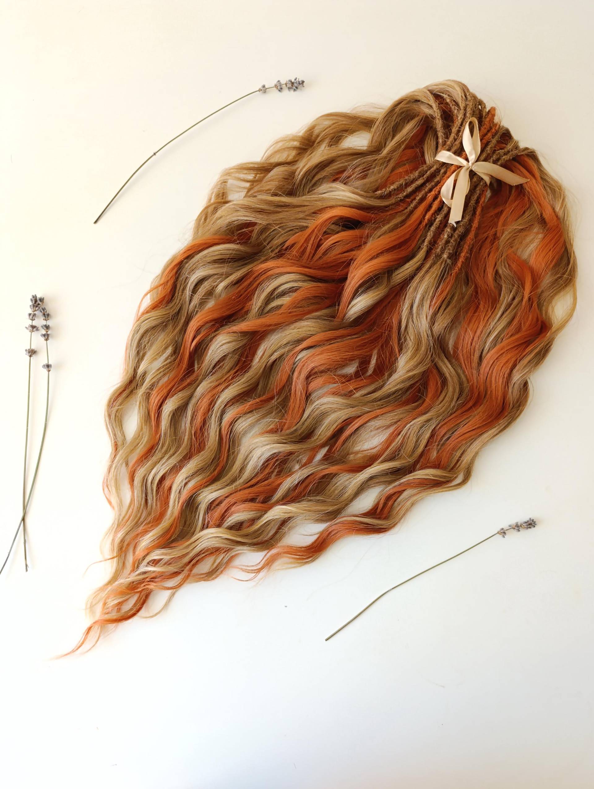 Beige Und Rotbraune Boho Wave Dreads Handgemachte Gelockte De Locken von Etsy - KIRINDREADS