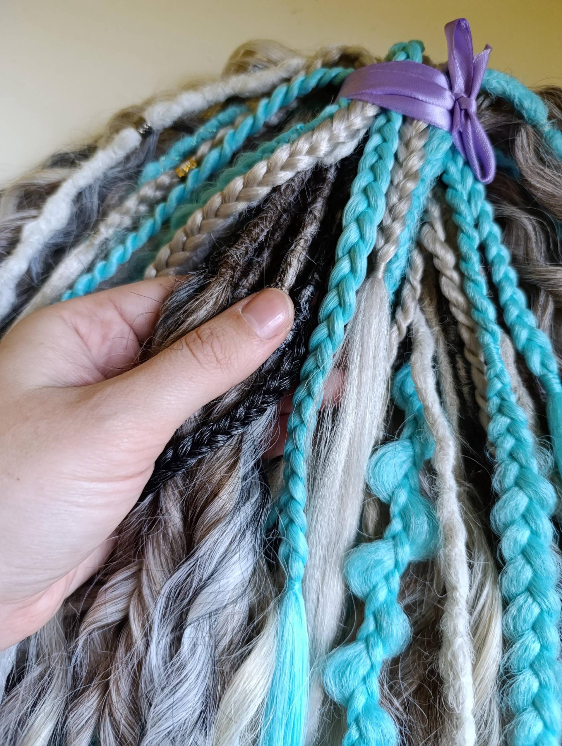 Blaue Lange Lockige Haar Twists Mit Zopf Verlängerungen/Flechte in Salz Und Pfeffer Curly Dreads Doppelendig Für Festival Outfit Blaue Lange Lockige Haar Twists Mit Zopf Verlängerungen/Flechte in Salz Und Pfeffer Curly Dreads Doppelendig Für Festival Outfit von Etsy - KIRINDREADS