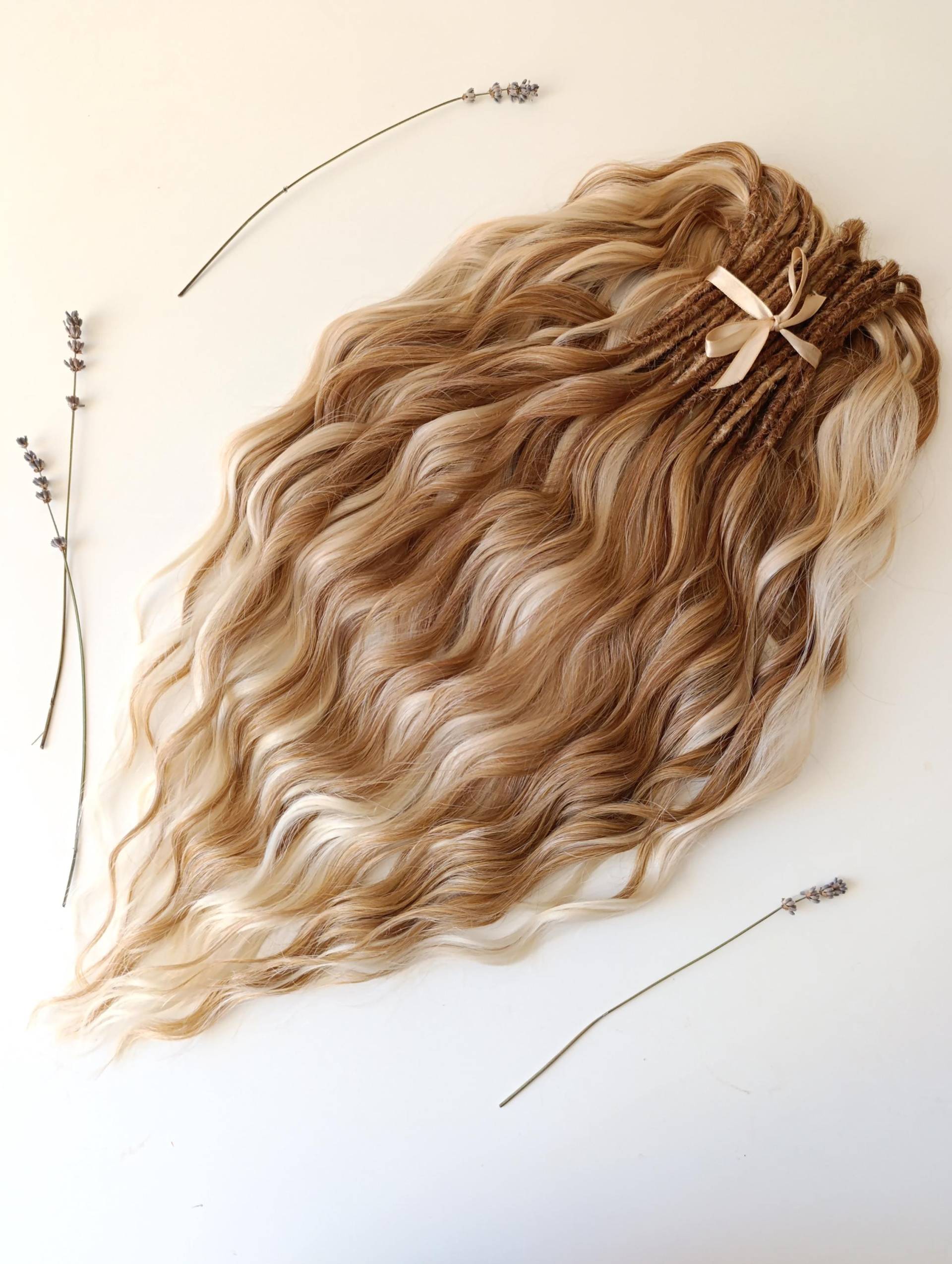 Blond Welle Dreads Lange Distressed Goddess Curly Locks Verlängerungen Blond Welle Dreads Lange Distressed Goddess Curly Locks Verlängerungen von Etsy - KIRINDREADS