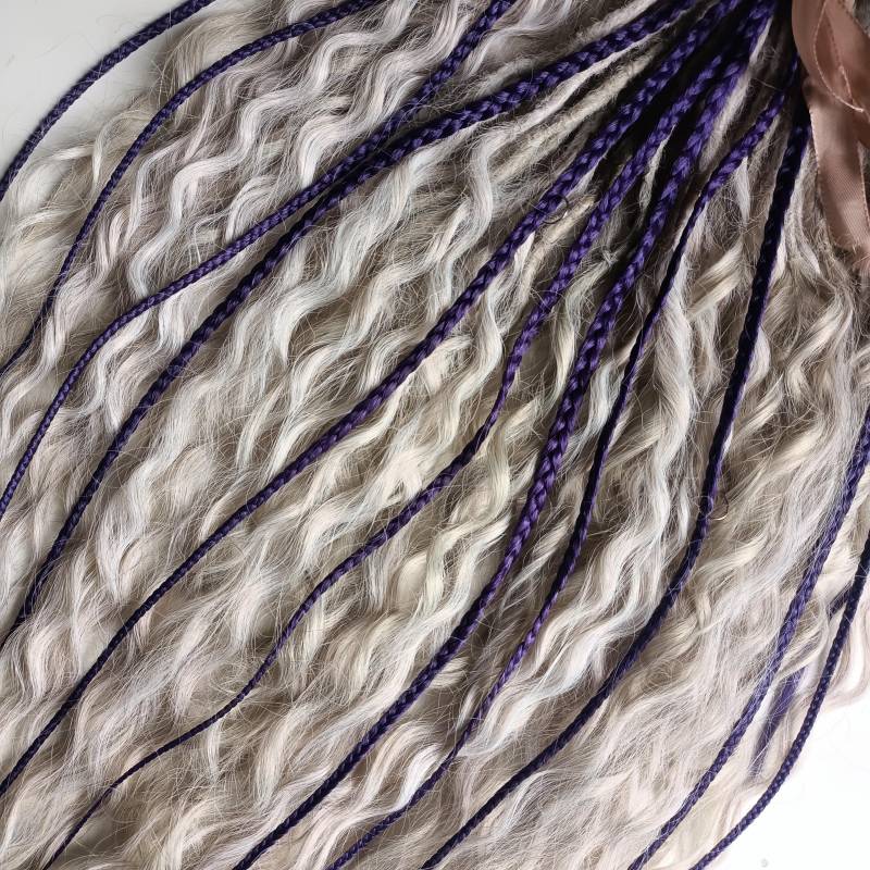 Dunkelblaue Borte in Platin Curly Dreads Doppelende/Handgemachte Distressed Goddess Faux Lockige Locken Mit Braid Verlängerungen Für Rave Outfit von Etsy - KIRINDREADS