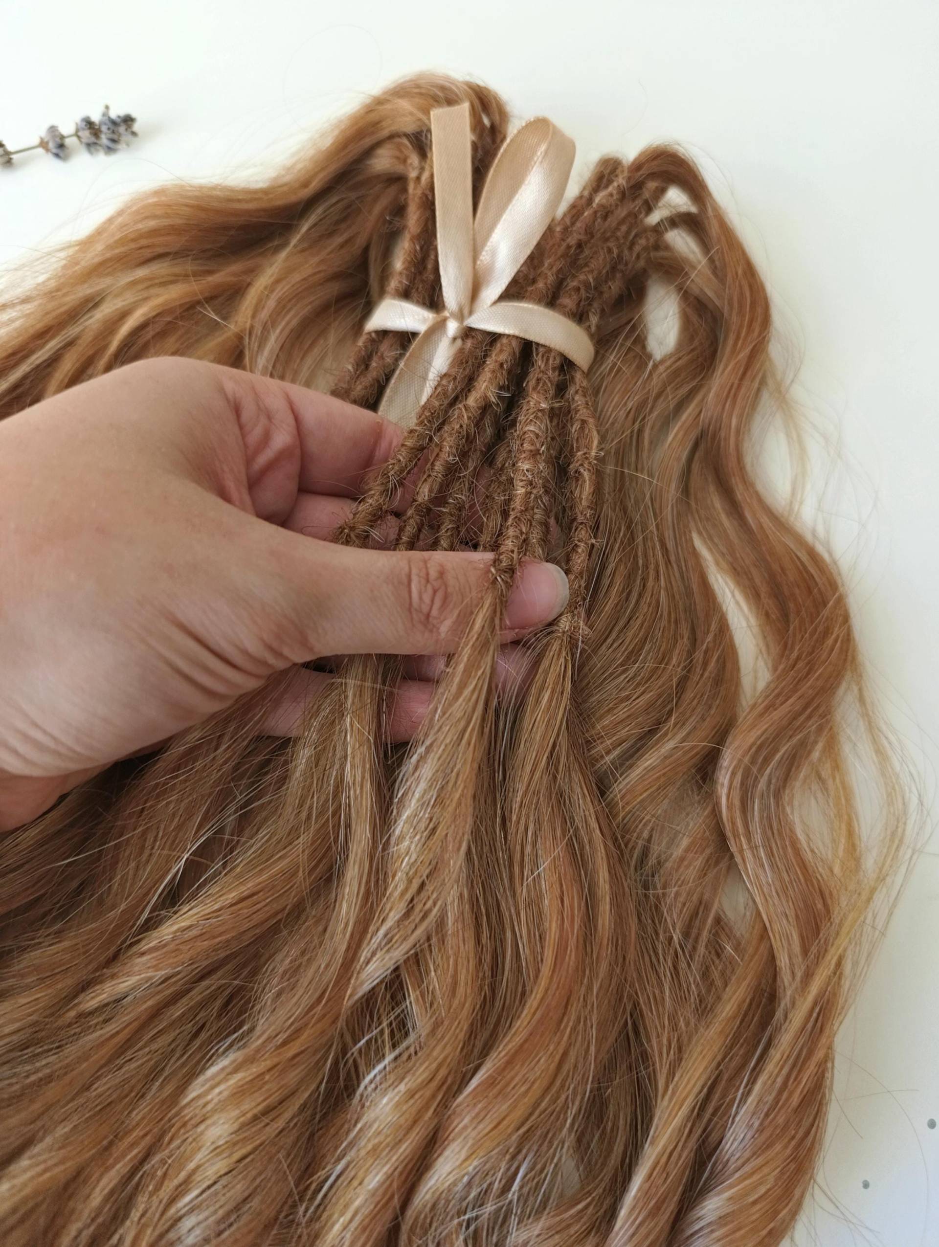 Einfacher Kamm Blond Kunsthaarverlängerungen Ombre Lockige Dreads Einfacher Kamm Blond Kunsthaarverlängerungen Ombre Lockige Dreads von Etsy - KIRINDREADS