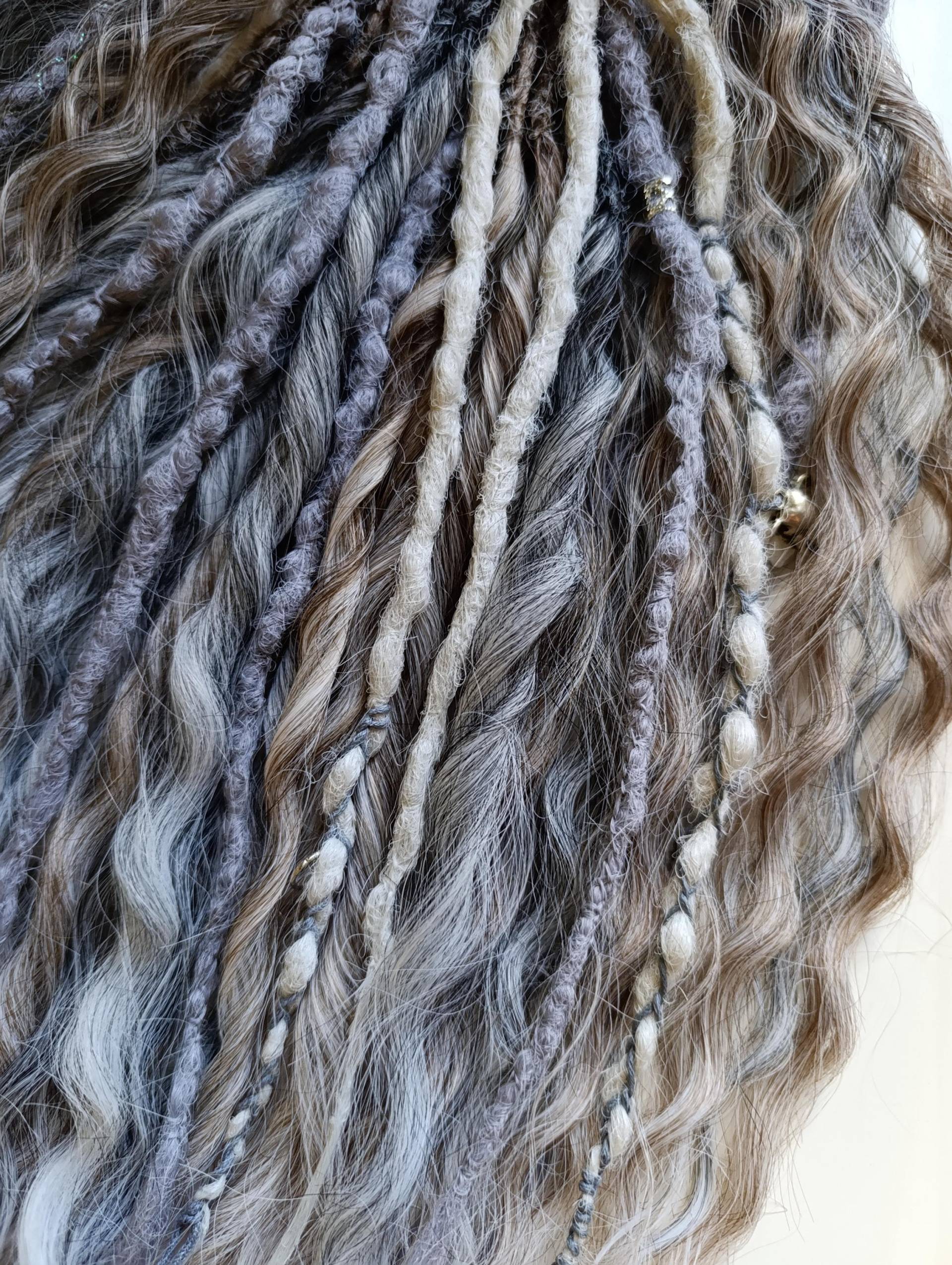 Graue Bis Weiße Ombre Goddess Locks, Gehäkelte Boho Haarteile von Etsy - KIRINDREADS