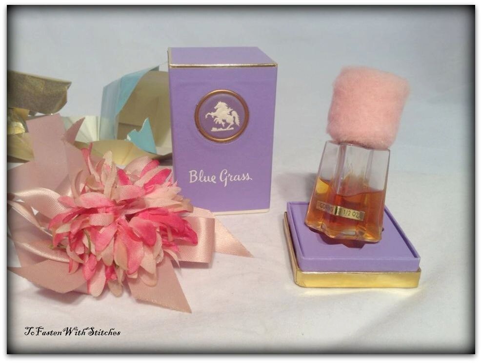 Vintage Elizabeth Arden "Blue Grass' Parfum No.5301 Original Neu in Box 1/2 Fl. Unze. Frankreich von Etsy - KMichaelKollectibles