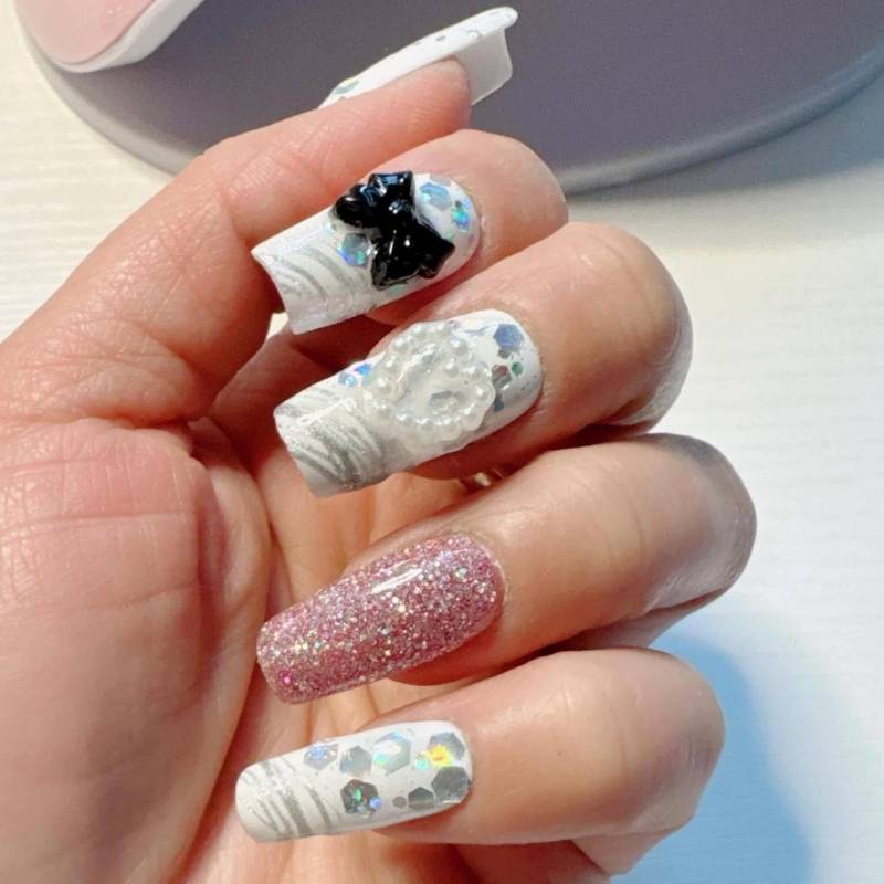 White & Pink Glittery Ribbon Nails | Elastic Stringing Gel Art Cute Black Bow Nail Heart Beads Set Handmade Reusable von Etsy - KUNSTMAMI