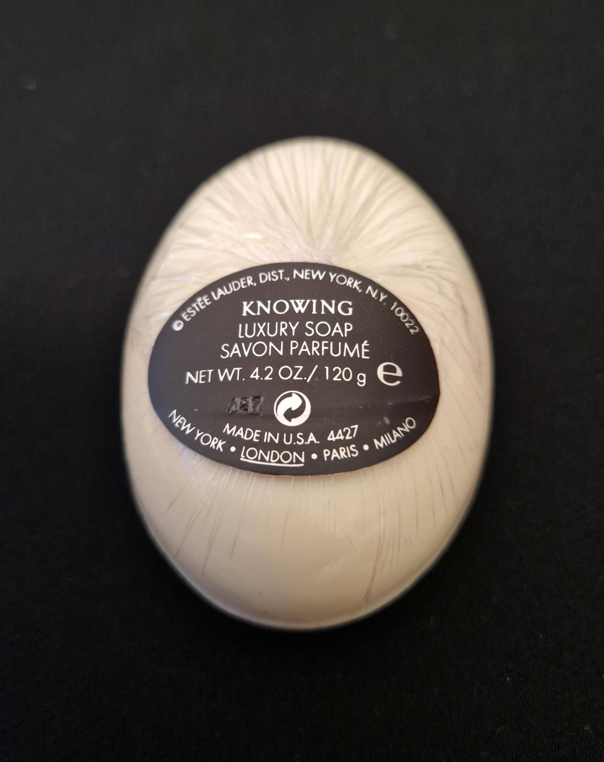 Estée Lauder Knowing , Luxury Soap Vintage Seife 120 Gramm in Folie Eingeschweißt von Etsy - KaisersSammelSurium