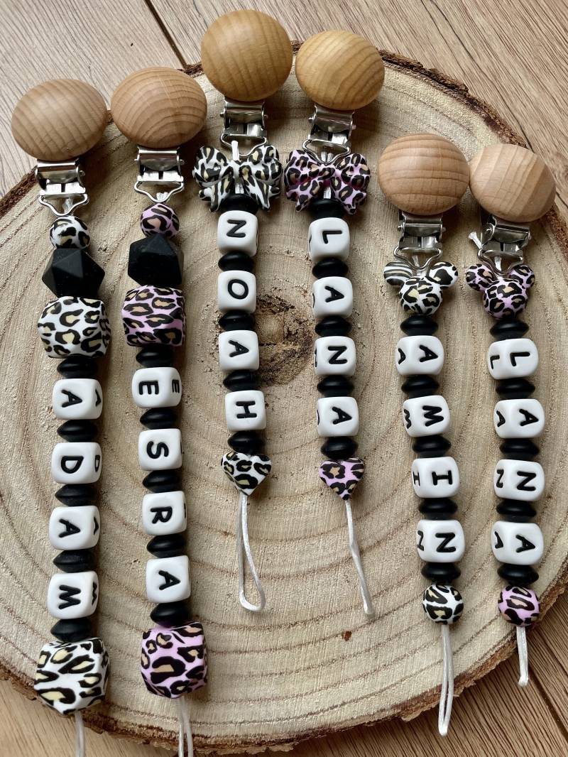 Schnullerkette Mit Name Und Leoprint von Etsy - KarArthDE