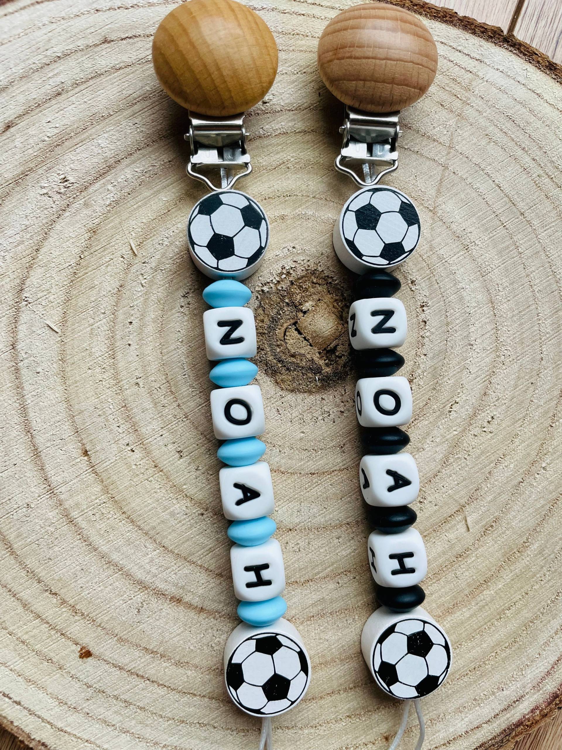 Schnullerkette Mit Namen Und Fußball Schnullerkette Mit Namen Und Fußball von Etsy - KarArthDE