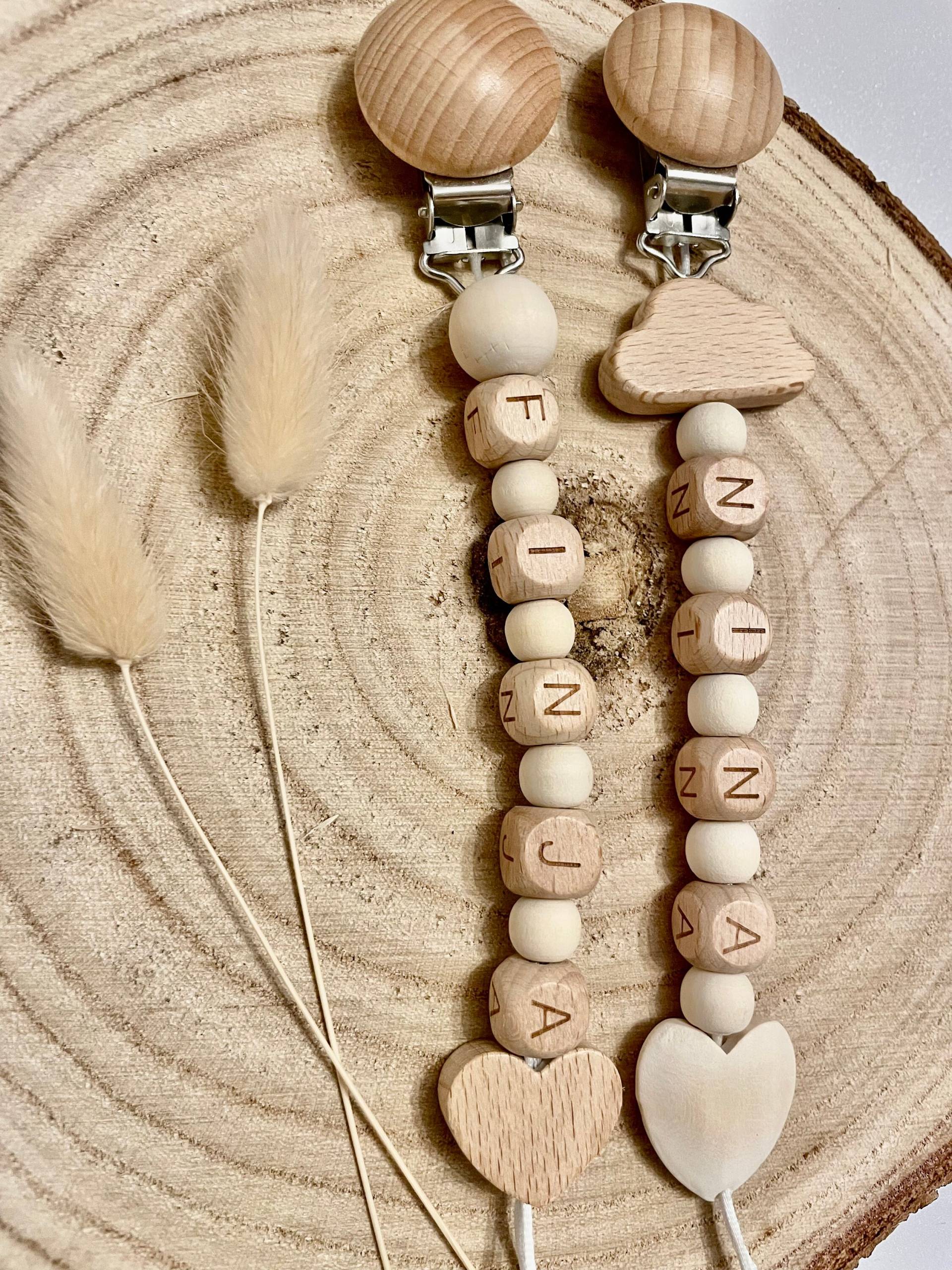 Schnullerkette Mit Namen Und Herz Oder Wolke Aus Holz Schnullerkette Mit Namen Und Herz Oder Wolke Aus Holz von Etsy - KarArthDE