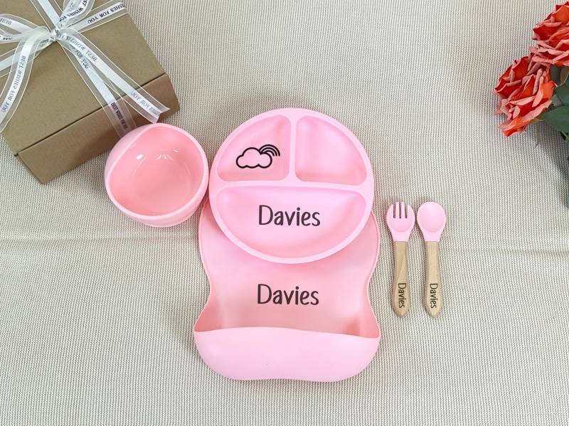 Personalisiertes 5-Teiliges Silikon Set - Gravur Lätzchen & Schüssel Mit Namen, Cartoon Baby Entwöhnung Geschenk Für Kleinkinder Neugeborene von Etsy - KarinasVonKarin