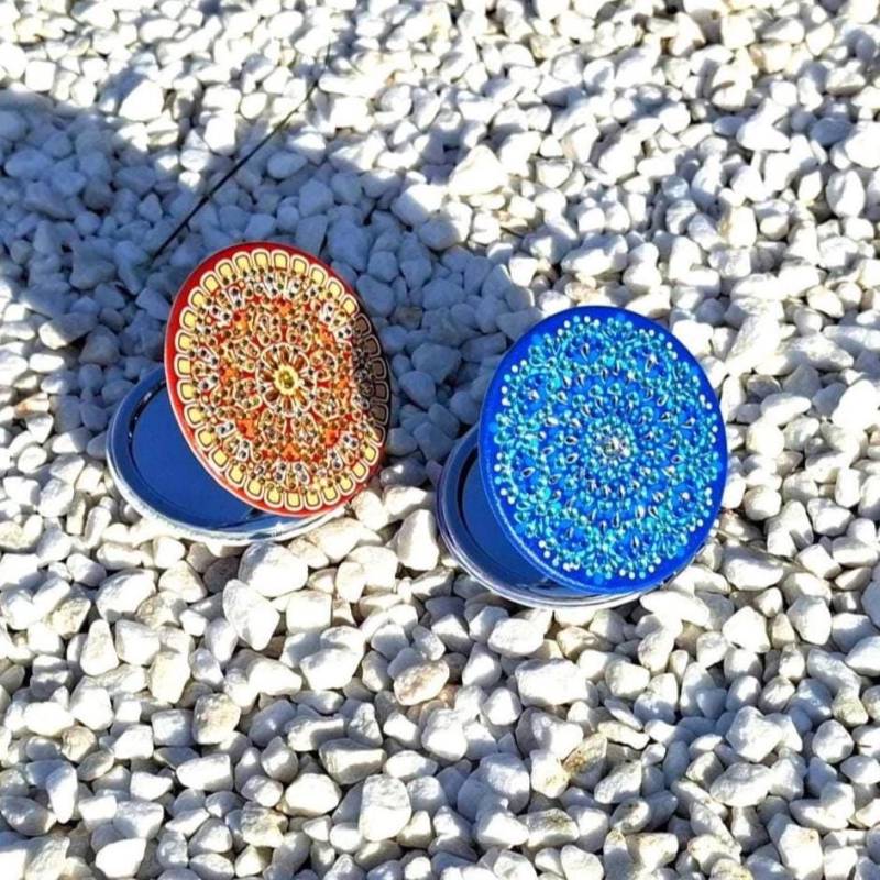 Glitzernder Taschenspiegel, Beidseitig Mit Dp-strasssteinchen, Innen Je Ein Normaler Und Vergrößender Spiegel Glitzernder Taschenspiegel, Beidseitig Mit Dp-strasssteinchen, Innen Je Ein Normaler Und Vergrößender Spiegel von Etsy - KarterlundCo