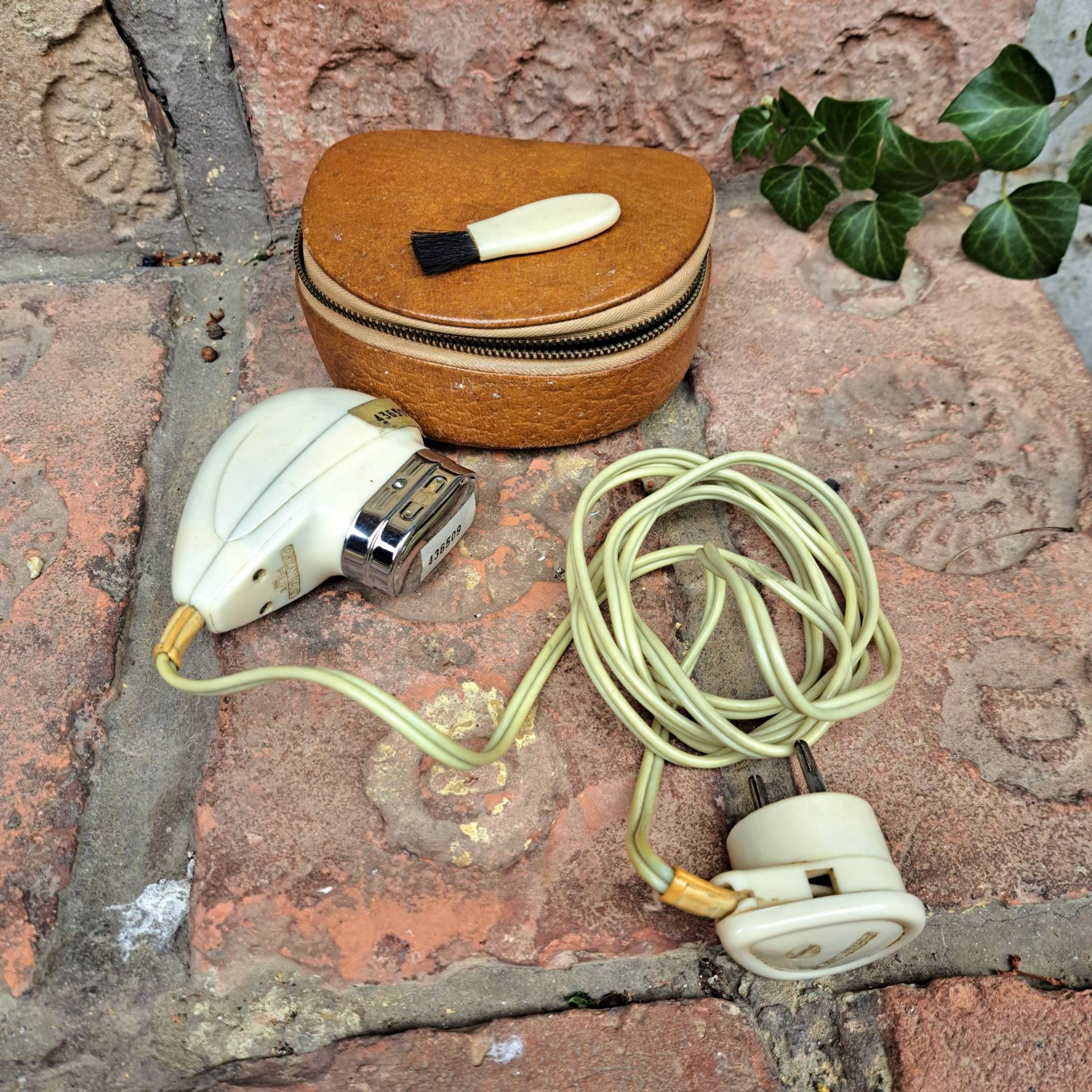 Elektrorasierer Philishave Philips 7748 2 Scherköpfe Im Lederetui Vintage von Etsy - KathisHotchpotch