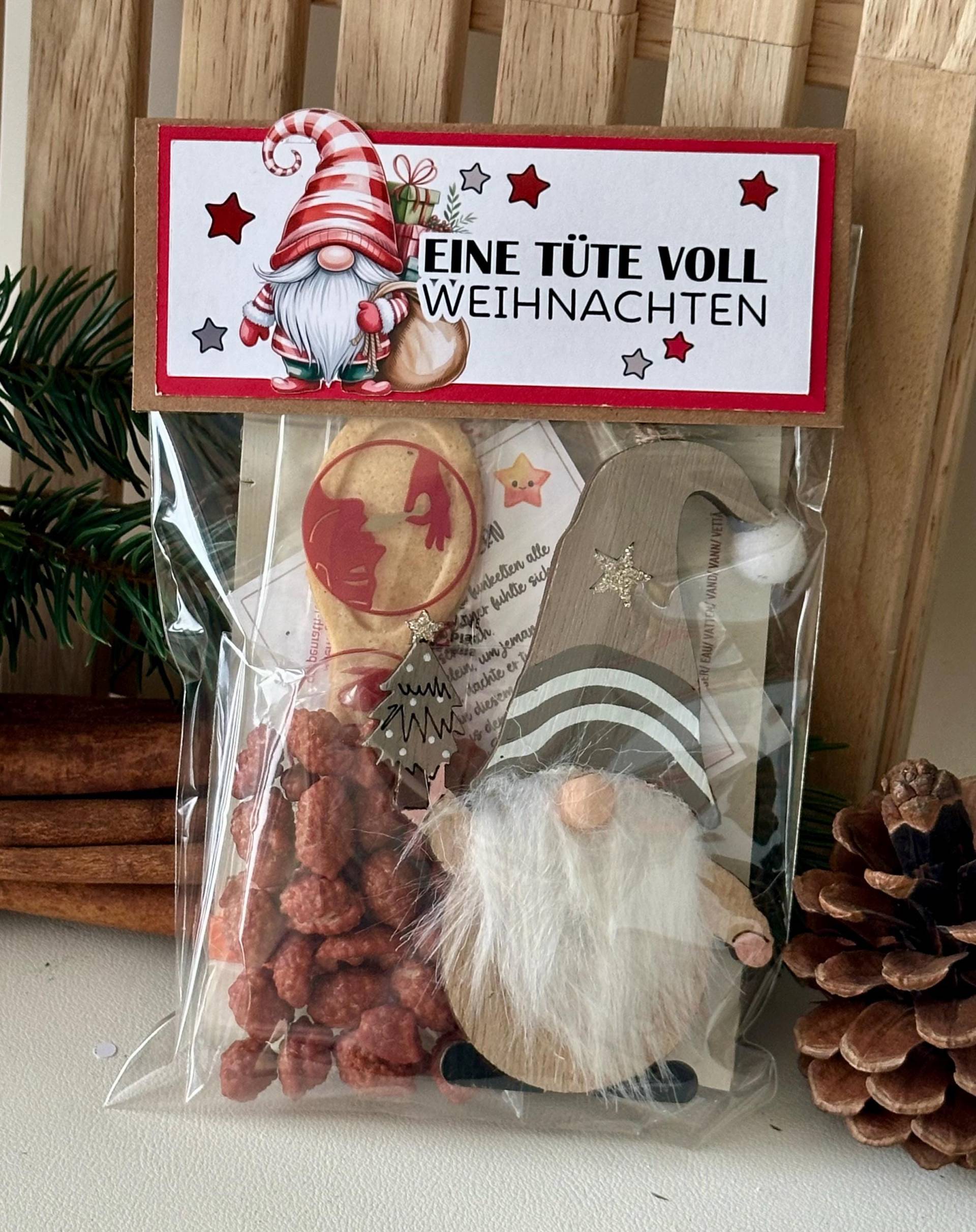 Eine Tüte Voll Weihnachten - Geschenkset Mit Holzwichtel, Gebrannten Nüssen, Kakao & Löffelkeks Adventsgeschenk, Wichtelgeschenk von Etsy - KathisPapierkunst