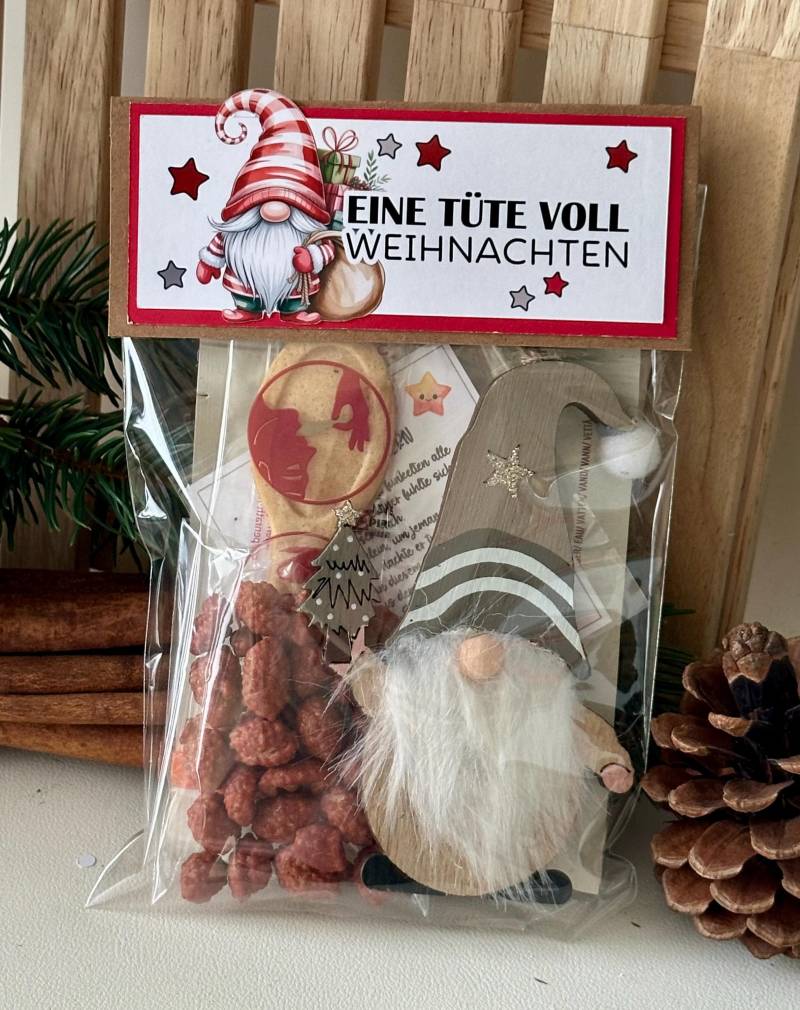 Eine Tüte Voll Weihnachten - Geschenkset Mit Holzwichtel, Gebrannten Nüssen, Kakao & Löffelkeks Adventsgeschenk, Wichtelgeschenk Eine Tüte Voll Weihnachten - Geschenkset Mit Holzwichtel, Gebrannten Nüssen, Kakao & Löffelkeks Adventsgeschenk, Wichtelgeschenk von Etsy - KathisPapierkunst