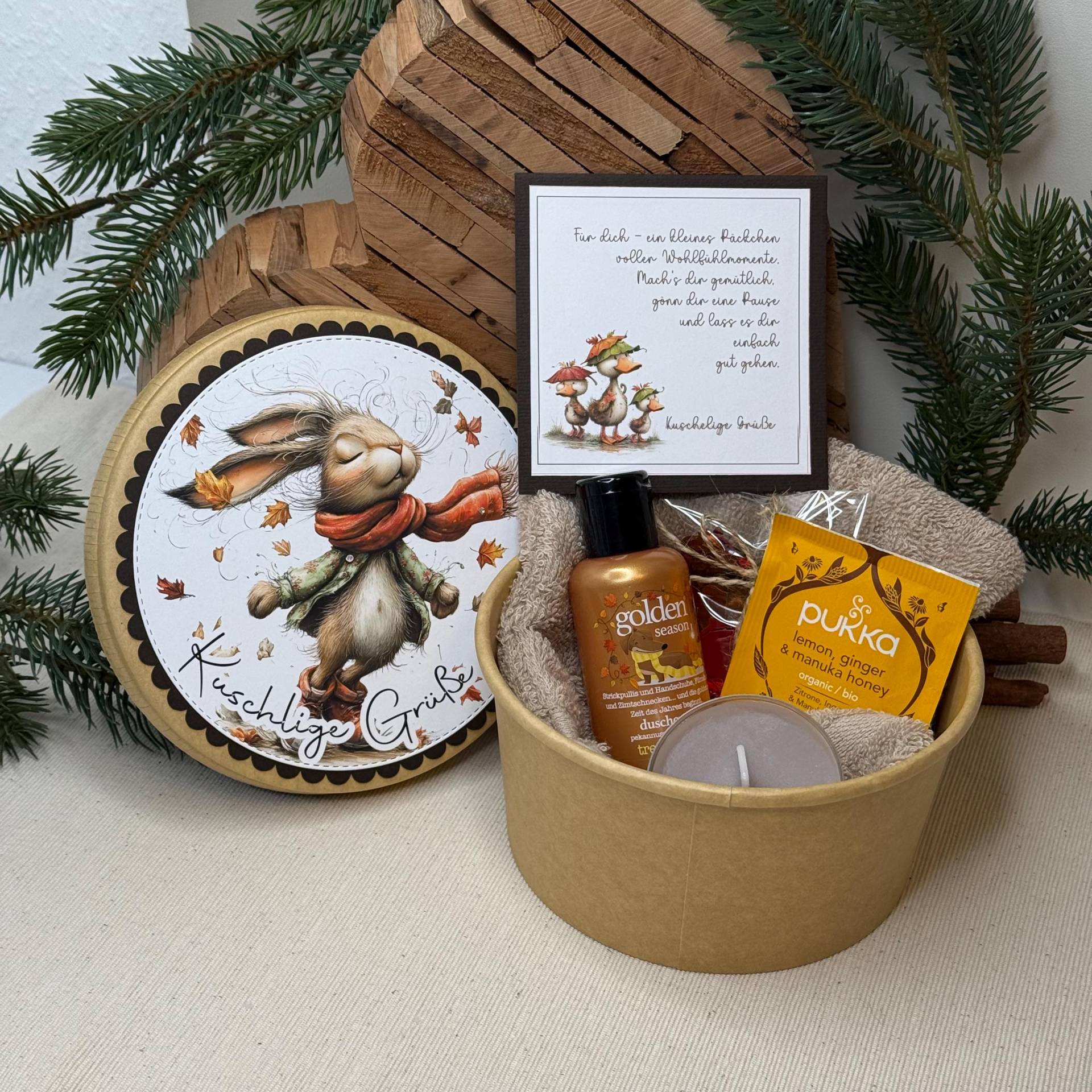Handgemachtes Wellness Geschenkset "Kuschelige Grüße" - Liebevoll Dekorierte Box Mit Tee, Duschcreme, Kerze & Überraschungen Handgemachtes Wellness Geschenkset "Kuschelige Grüße" - Liebevoll Dekorierte Box Mit Tee, Duschcreme, Kerze & Überraschungen von Etsy - KathisPapierkunst