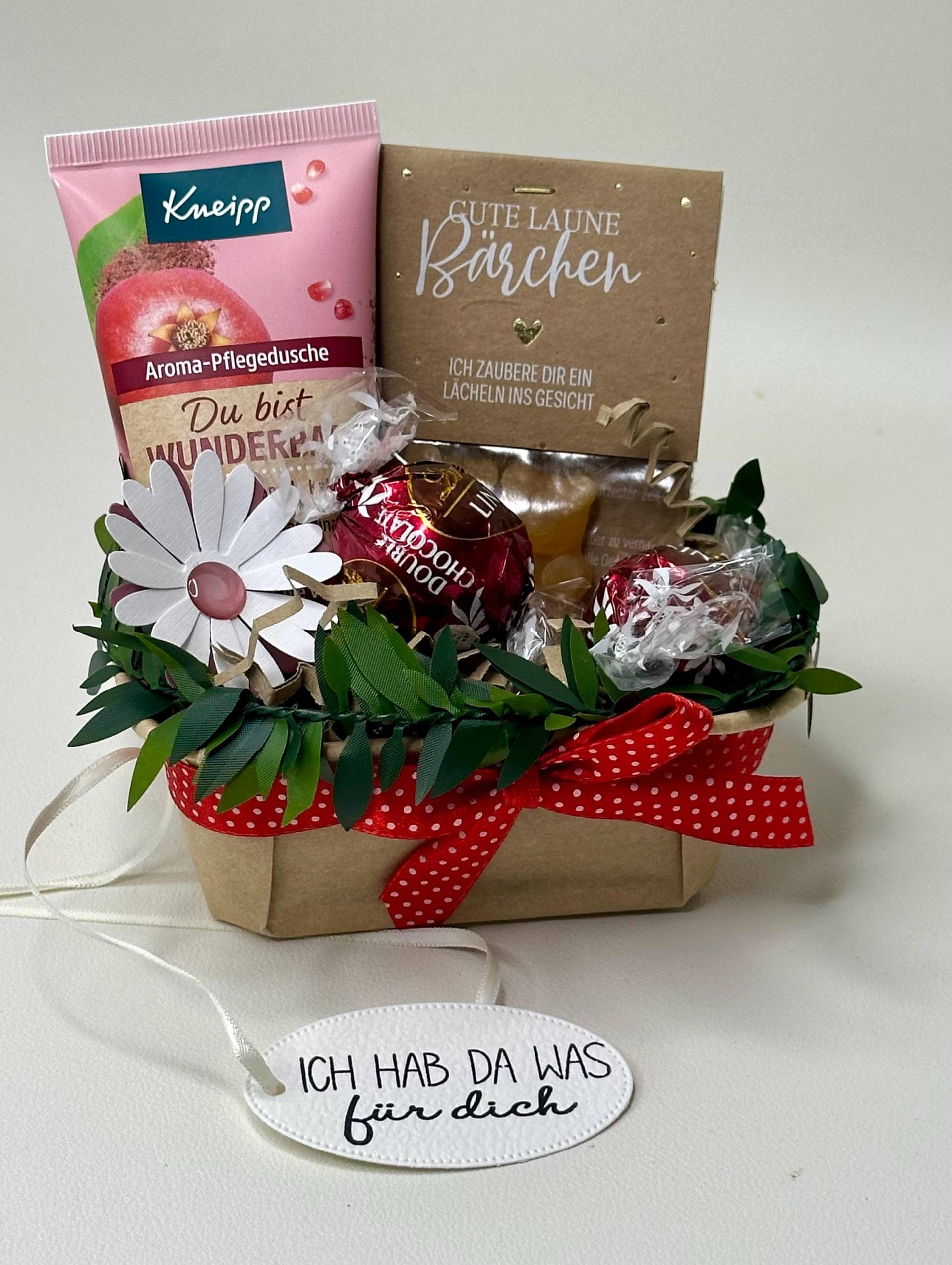 Kleines Geschenk Mit Herz, Geschenkset Im Körbchen - Ideal Als Abschiedsgeschenk Für Lehrer, Erzieher Oder Dankeschön Liebe Nachbarn Kleines Geschenk Mit Herz, Geschenkset Im Körbchen - Ideal Als Abschiedsgeschenk Für Lehrer, Erzieher Oder Dankeschön Liebe Nachbarn von Etsy - KathisPapierkunst