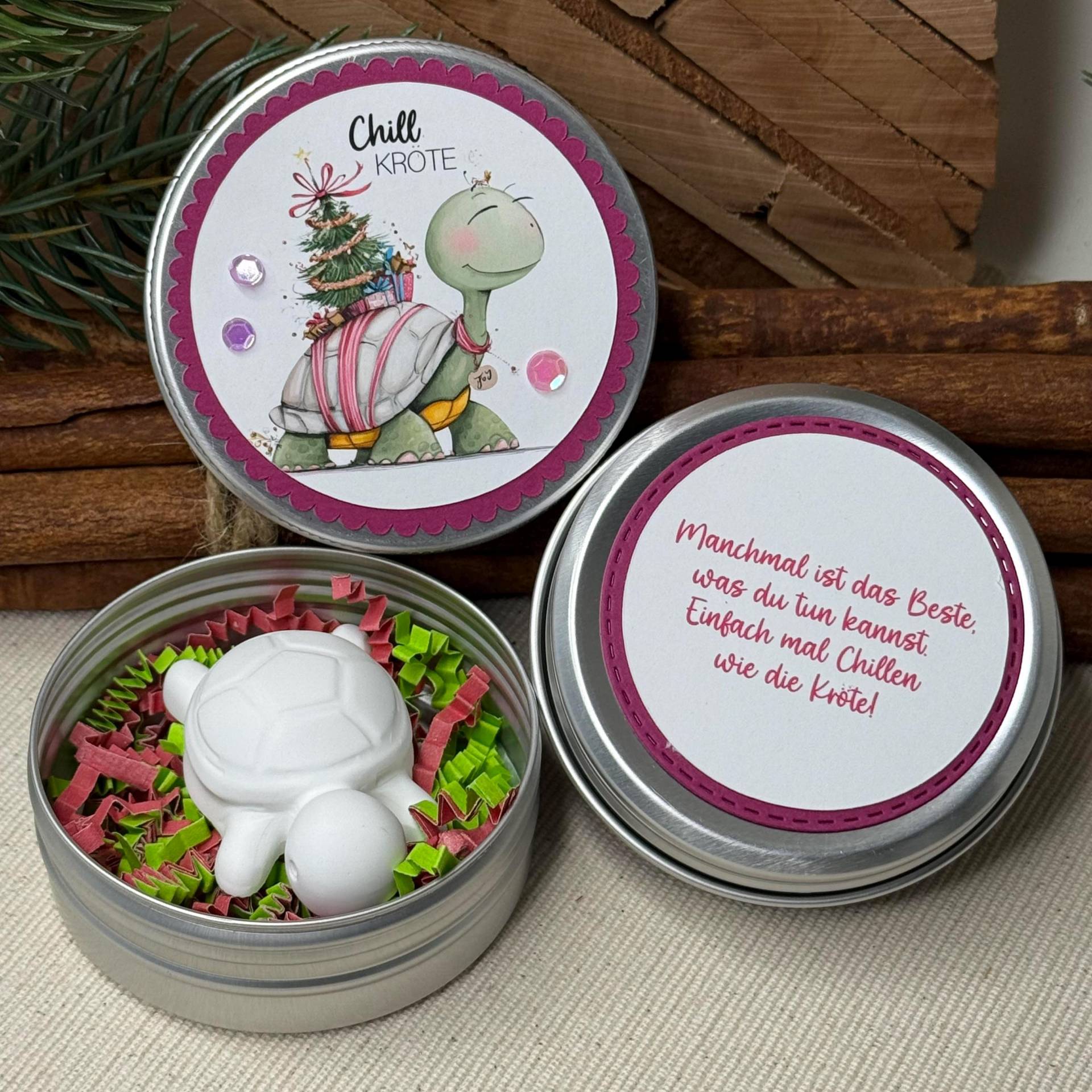 Weihnachtsdose „Chill-Kröte" Mit Gipsfigur, Geschenkidee, Mitbringsel, Kleine Aufmerksamkeit, Wählbare Variante Spruch Weihnachtsdose „Chill-Kröte" Mit Gipsfigur, Geschenkidee, Mitbringsel, Kleine Aufmerksamkeit, Wählbare Variante Spruch von Etsy - KathisPapierkunst