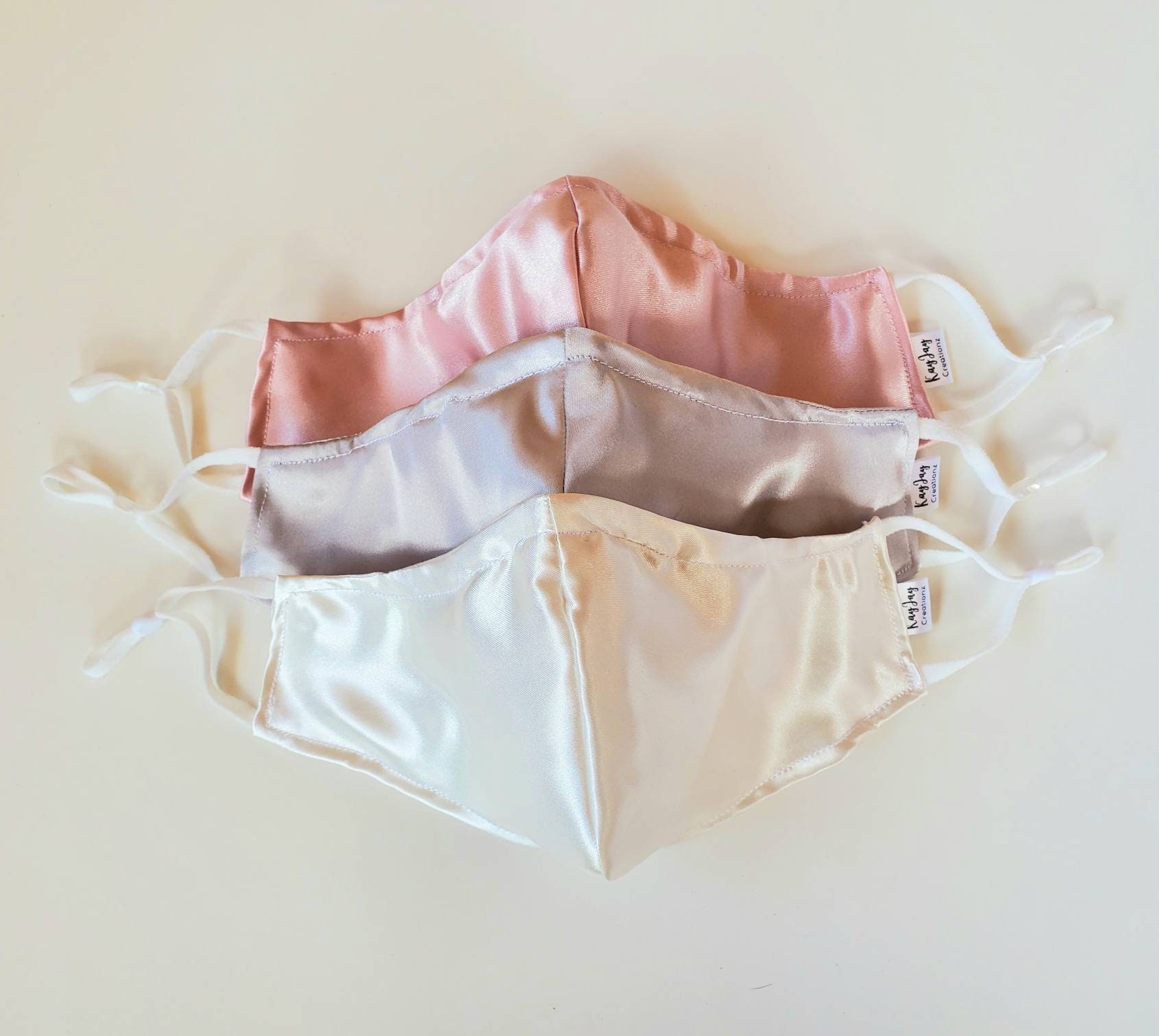 Satin Gesichtsmaske. Erwachsene, Jugendliche Und Kinder Größen. 3 Lagen Atmungsaktiver Stoff Mit Nasendraht Filtertasche Satin Gesichtsmaske. Erwachsene, Jugendliche Und Kinder Größen. 3 Lagen Atmungsaktiver Stoff Mit Nasendraht Filtertasche von Etsy - KayJayCreationz