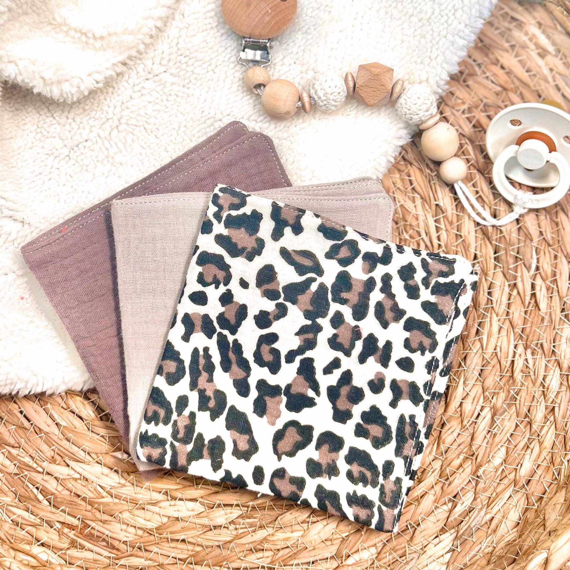Waschlappen Leo Musselintuch Baby - Geschenk Zur Geburt Lätzchen Musselin- Mulltuch Animal Print Waschlappen Leo Musselintuch Baby - Geschenk Zur Geburt Lätzchen Musselin- Mulltuch Animal Print von Etsy - Kejki