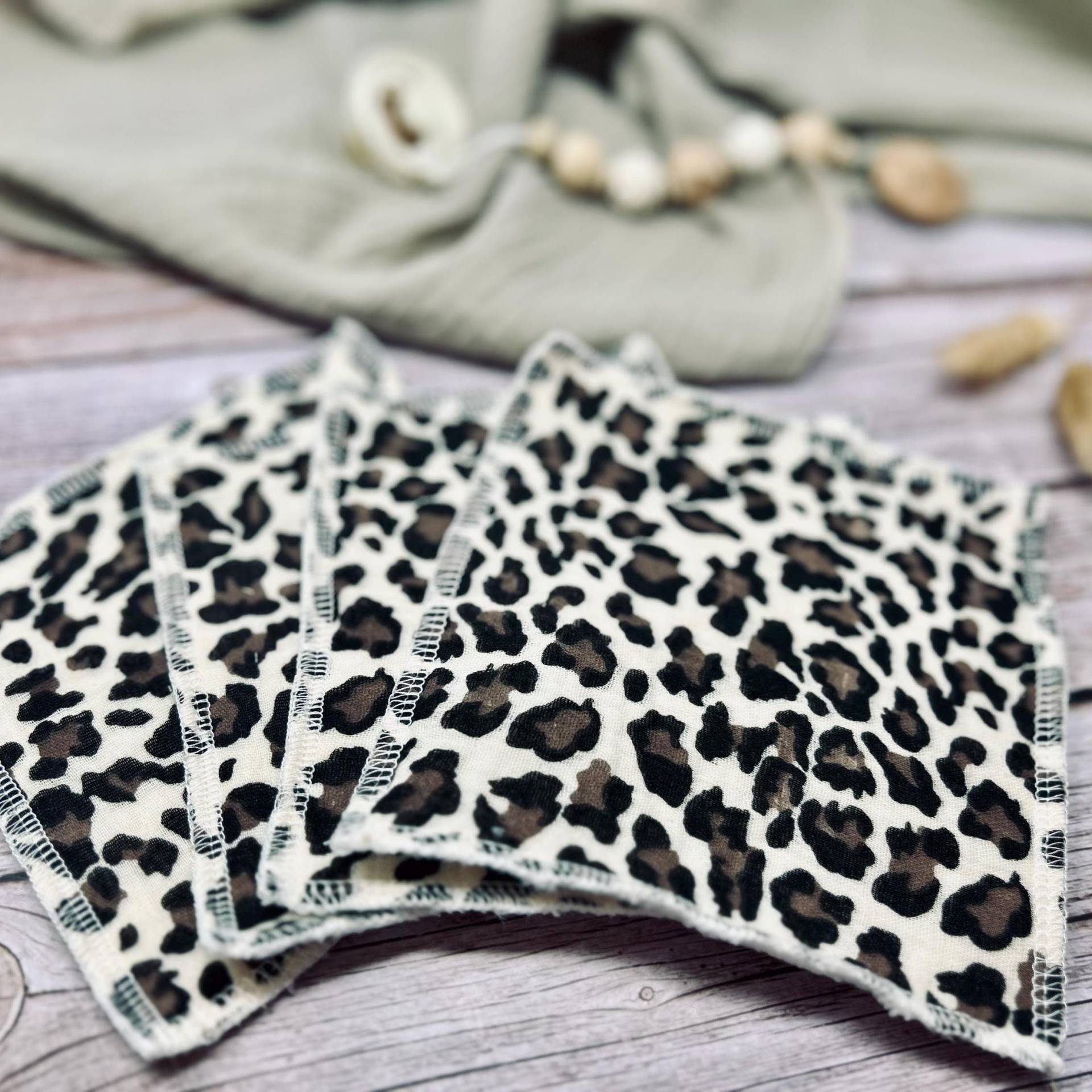 Waschlappen Set - Feuchttücher Musselin Frottee Baby Geschenk Zur Geburt Oder Babyparty- Leo Animal Print Waschlappen Set - Feuchttücher Musselin Frottee Baby Geschenk Zur Geburt Oder Babyparty- Leo Animal Print von Etsy - Kejki