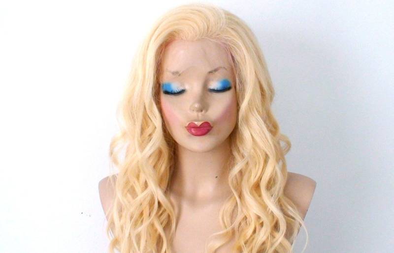 Blonde Echthaar-Perücke Wellenförmige Lace-Front-Perücke Mit Side Pony von Etsy - KekeWigs