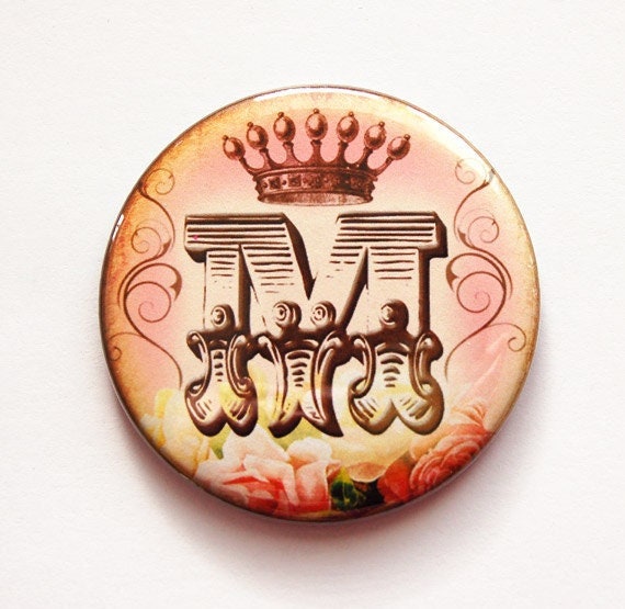 Monogramm Taschenspiegel, Benutzerdefinierte Monogramm, Brautjungferngeschenk, Spiegel, Geldbörsenspiegel, Brautpartybevorzugung, Pfirsich | 3487 von Etsy - KellysMagnets