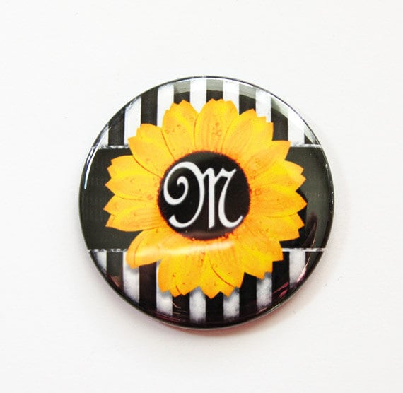Monogramm Taschenspiegel, Sonnenblume, Monogramm, Duschbevorzugung, Brautjungferngeschenk, Spiegel, Geldbörsenspiegel, Gelb, Schwarz von Etsy - KellysMagnets