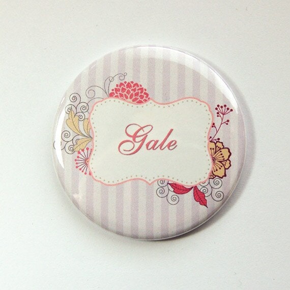 Personalisierter Taschenspiegel, Benutzerdefinierter Spiegel, Brautjungferngeschenk, Brautpartybevorzugung, Streifen, Blumen | 3563 von Etsy - KellysMagnets