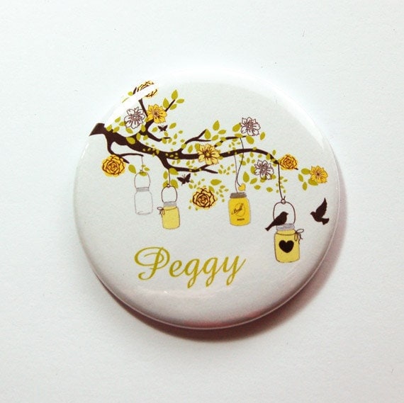 Personalisierter Taschenspiegel, Brautjungferngeschenk, Spiegel, Benutzerdefinierte Geldbörsenspiegel, Brautpartybevorzugung, Gelb | 3465 von Etsy - KellysMagnets