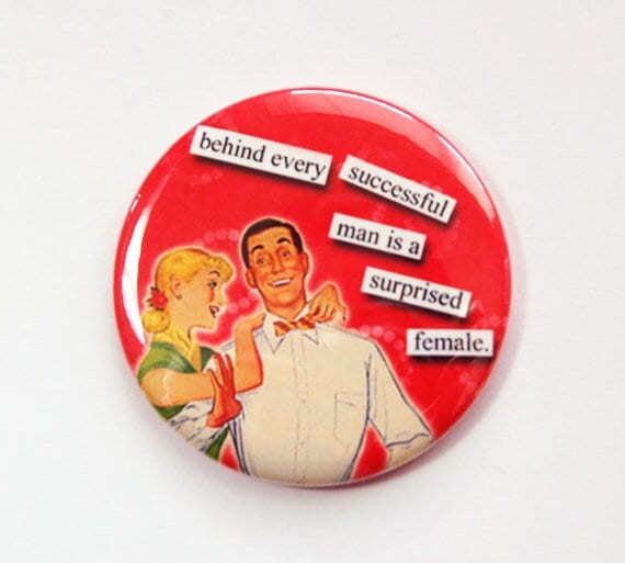 Taschenspiegel, Freche Frauen, Lustiger Spiegel, Geldbörsenspiegel, Glasspiegel, Frau Hinter Dem Mann, Lustiger Spruch, Erfolgreicher Mann | 3594 von Etsy - KellysMagnets