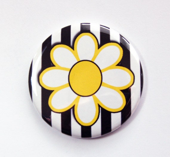 Taschenspiegel, Geldbörsenspiegel, Blumenspiegel, Gänseblümchen, Schwarz Weiß Gelb, Gänseblümchen Spiegel, Geschenk Für Sie | 3641 Taschenspiegel, Geldbörsenspiegel, Blumenspiegel, Gänseblümchen, Schwarz Weiß Gelb, Gänseblümchen Spiegel, Geschenk Für Sie | 3641 von Etsy - KellysMagnets