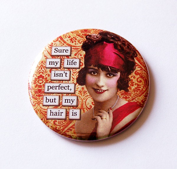 Taschenspiegel, Lustiger Perfect Hair, Humor, Lustiger Spruch, Red Damast, Retro Design, Stocking Stuffer | 5670 von Etsy - KellysMagnets
