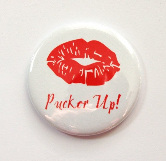 Taschenspiegel, Pucker Up, Spiegel, Geldbörsenspiegel, Lippen, Lippenstift, Rot, Weiß, Geschenk Für Sie | 3506 von Etsy - KellysMagnets