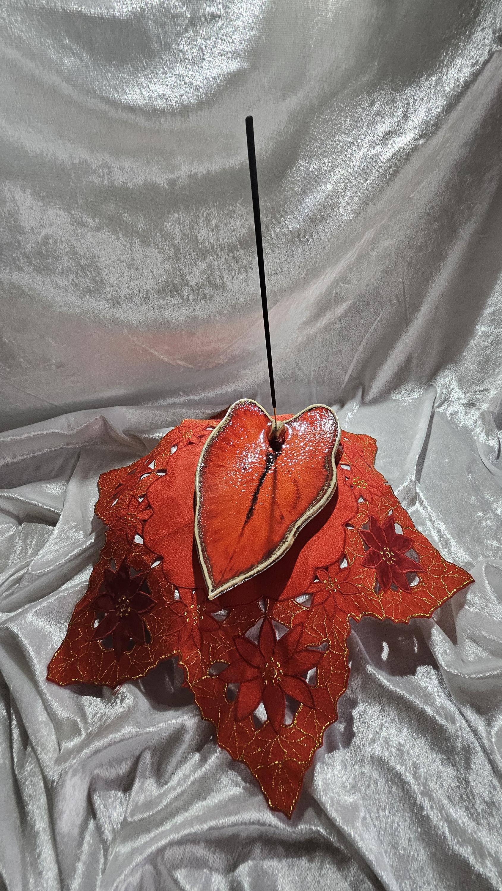 Handgetöpferter Räucherstäbchenhalter Aus Keramik Handgetöpferter Räucherstäbchenhalter Aus Keramik von Etsy - KeramikwerkDB