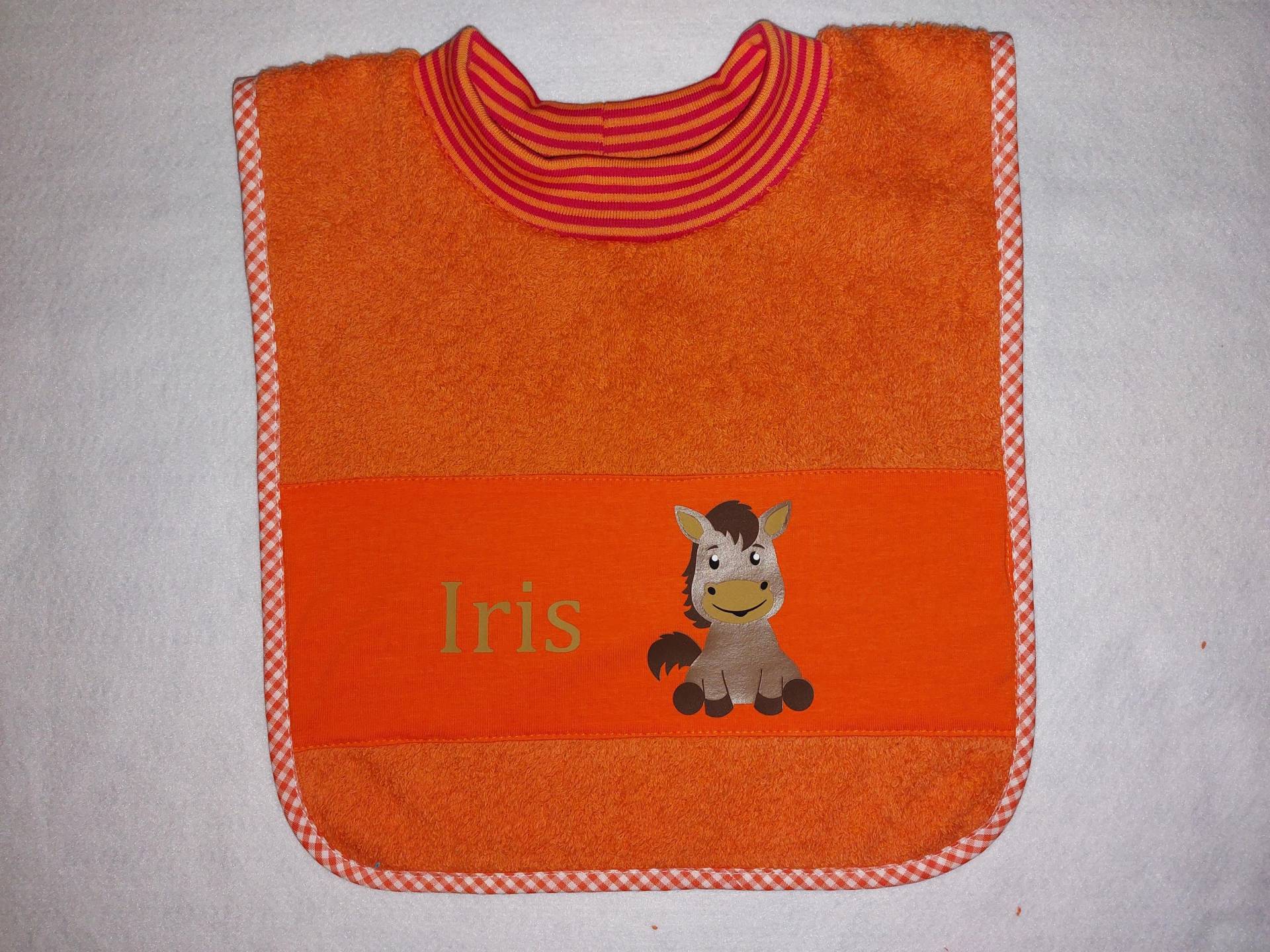 Handtuch Lätzchen Mit Aufgedrucktem Namen Und Bild Sabberlatz Handtuchlätzchen von Etsy - KerstinsStickdateien