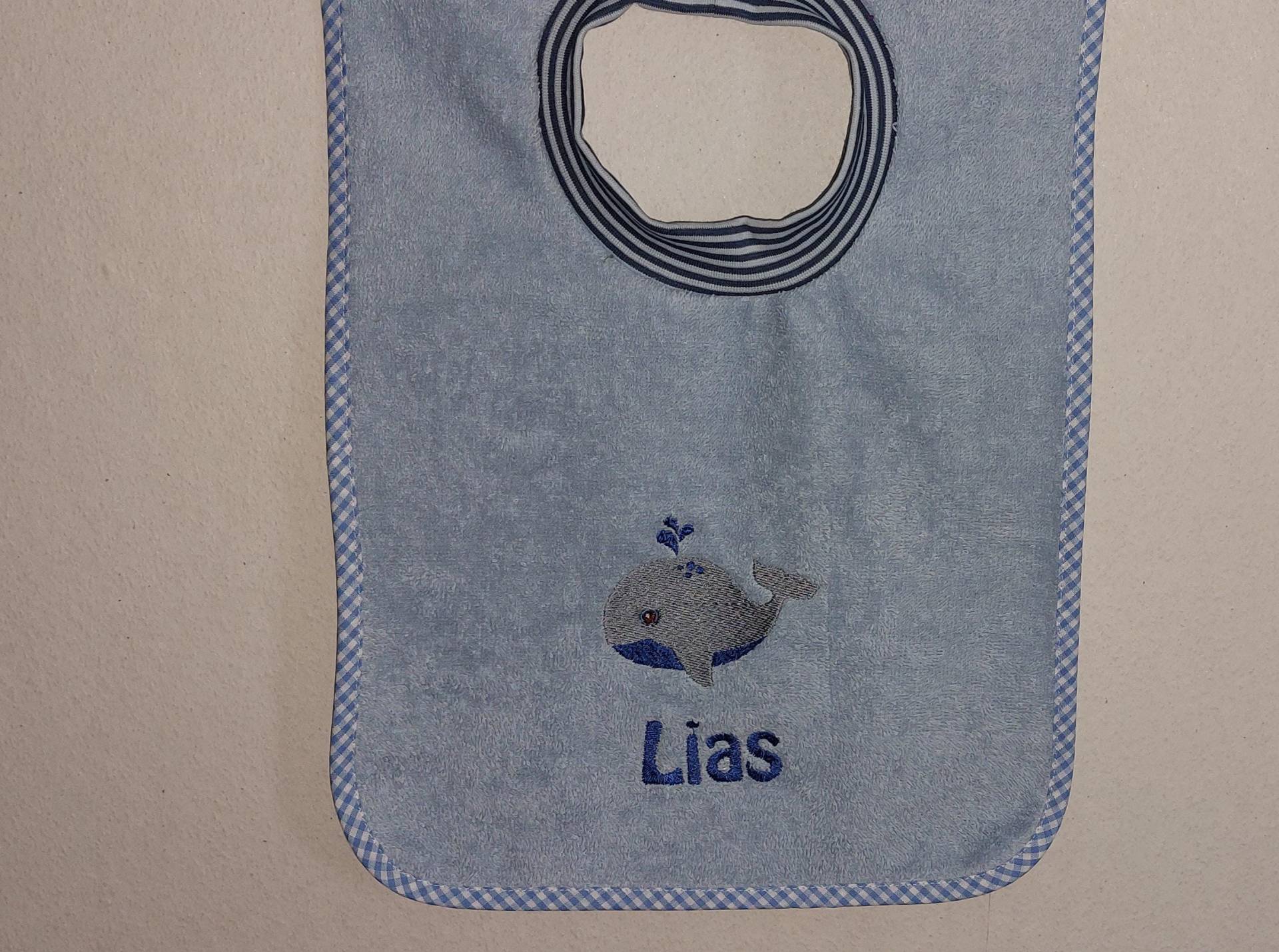 Handtuch Lätzchen Mit Namen Und Stickbild Sabberlatz Überziehlätzchen Handtuch Lätzchen Mit Namen Und Stickbild Sabberlatz Überziehlätzchen von Etsy - KerstinsStickdateien