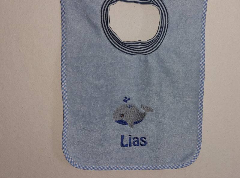 Handtuch Lätzchen Mit Namen Und Stickbild Sabberlatz Überziehlätzchen Handtuch Lätzchen Mit Namen Und Stickbild Sabberlatz Überziehlätzchen von Etsy - KerstinsStickdateien