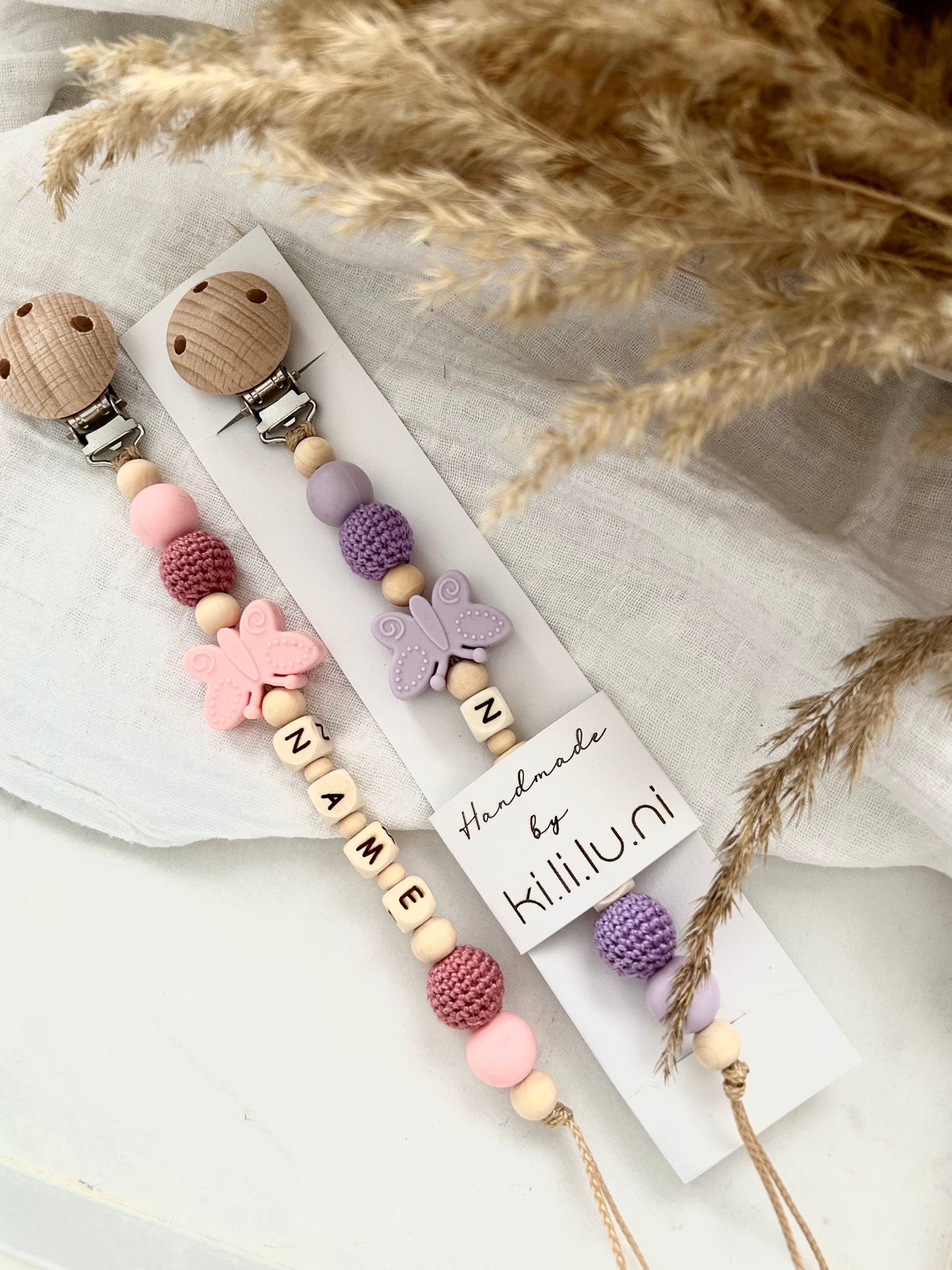 Schnullerkette Mit Namen | Personalisiert Schmetterling Mädchen Schnullerkette Mit Namen | Personalisiert Schmetterling Mädchen von Etsy - KiLiLuNi