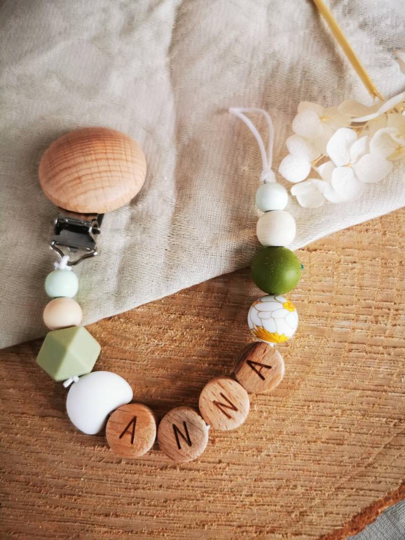Schnullerkette Mit Namen Verschiedene Farben von Etsy - KiNeLeHandmade