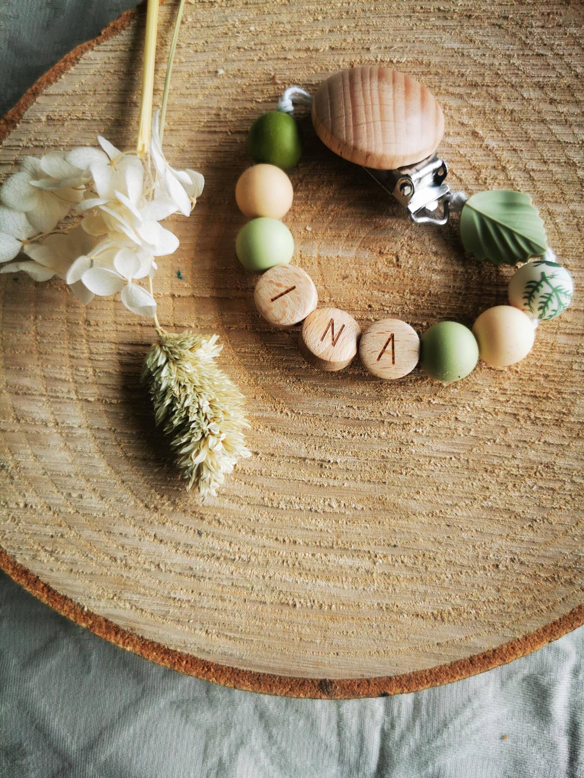 Schnullerkette Mit Namen Verschiedene Farben Schnullerkette Mit Namen Verschiedene Farben von Etsy - KiNeLeHandmade