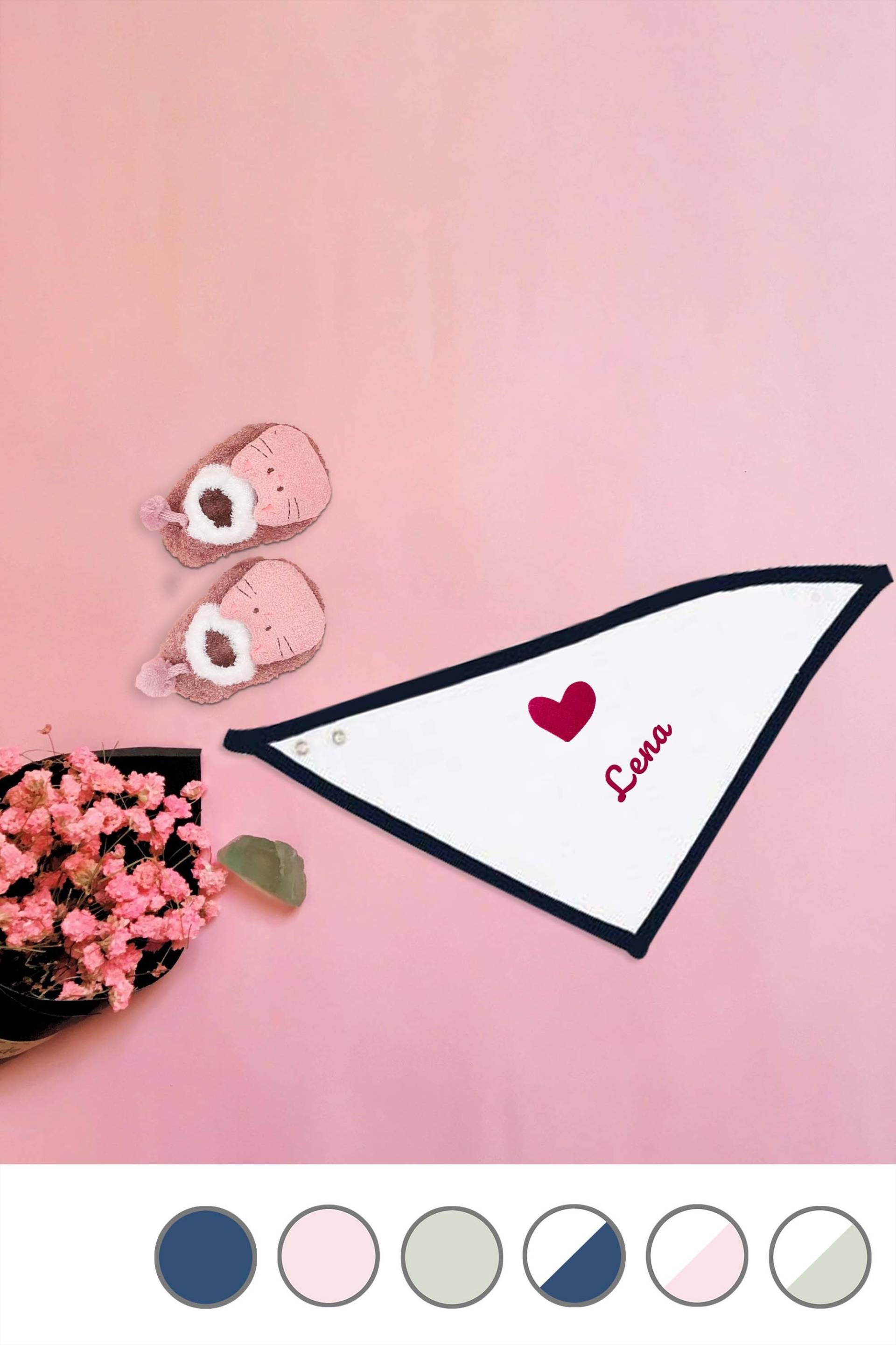 Halstuch Für Babys Aus Bio-Baumwolle Bestickt Mit Herz Und Wunschtext Halstuch Für Babys Aus Bio-Baumwolle Bestickt Mit Herz Und Wunschtext von Etsy - KiddiezDE