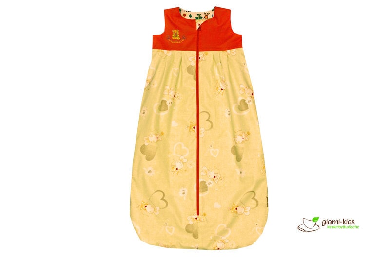 Bestickter Baby-Schlafsack "Kleiner Bär" Bestickter Baby-Schlafsack "Kleiner Bär" von Etsy - KidsSchatze