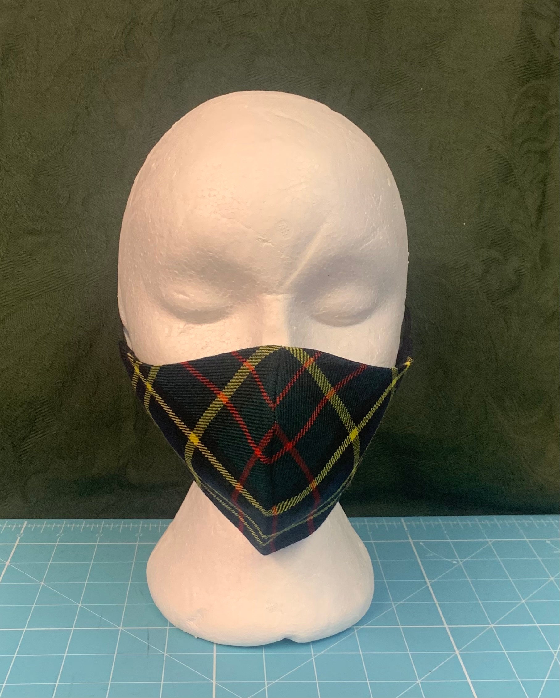 Macmillan Tartan Gesichtsmaske Macmillan Tartan Gesichtsmaske von Etsy - Kiltqueenstudio
